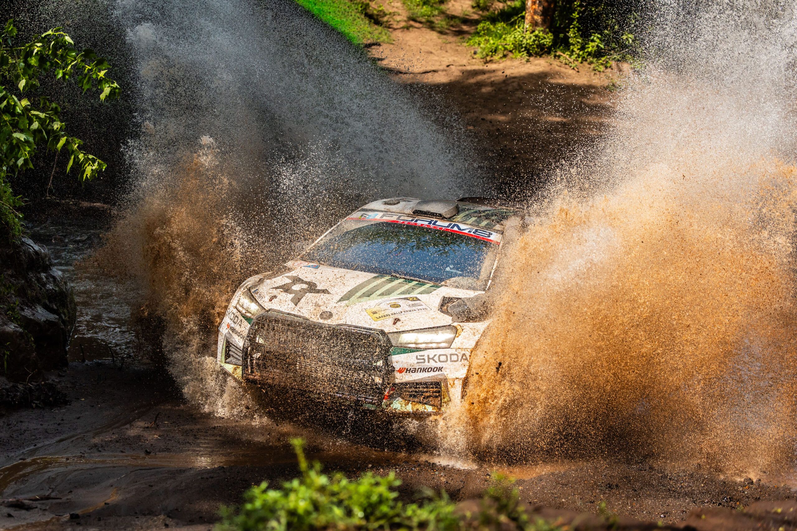 2560x1707 Safari Rally Kenya: Škoda Fabia RS Rally2 crew masters mud baths to take WRC2 victory - Škoda Motorsport