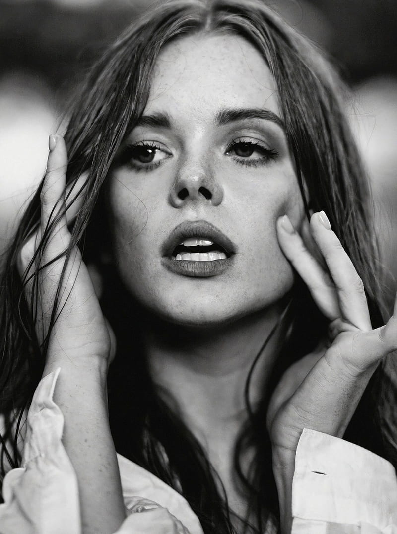 800x1076 Abigail Cowen, women, actress, face, monochrome, long hair, HD phone wallpaper
