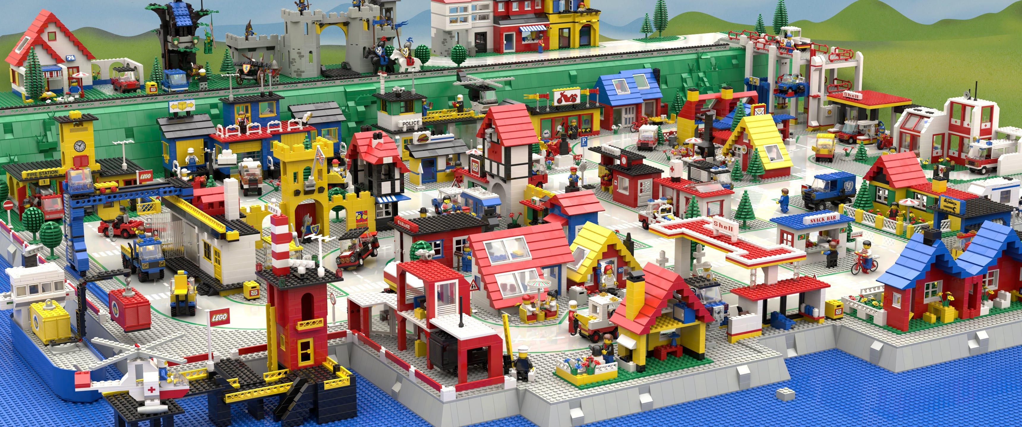 3440x1440 Town Wallpaper PSA