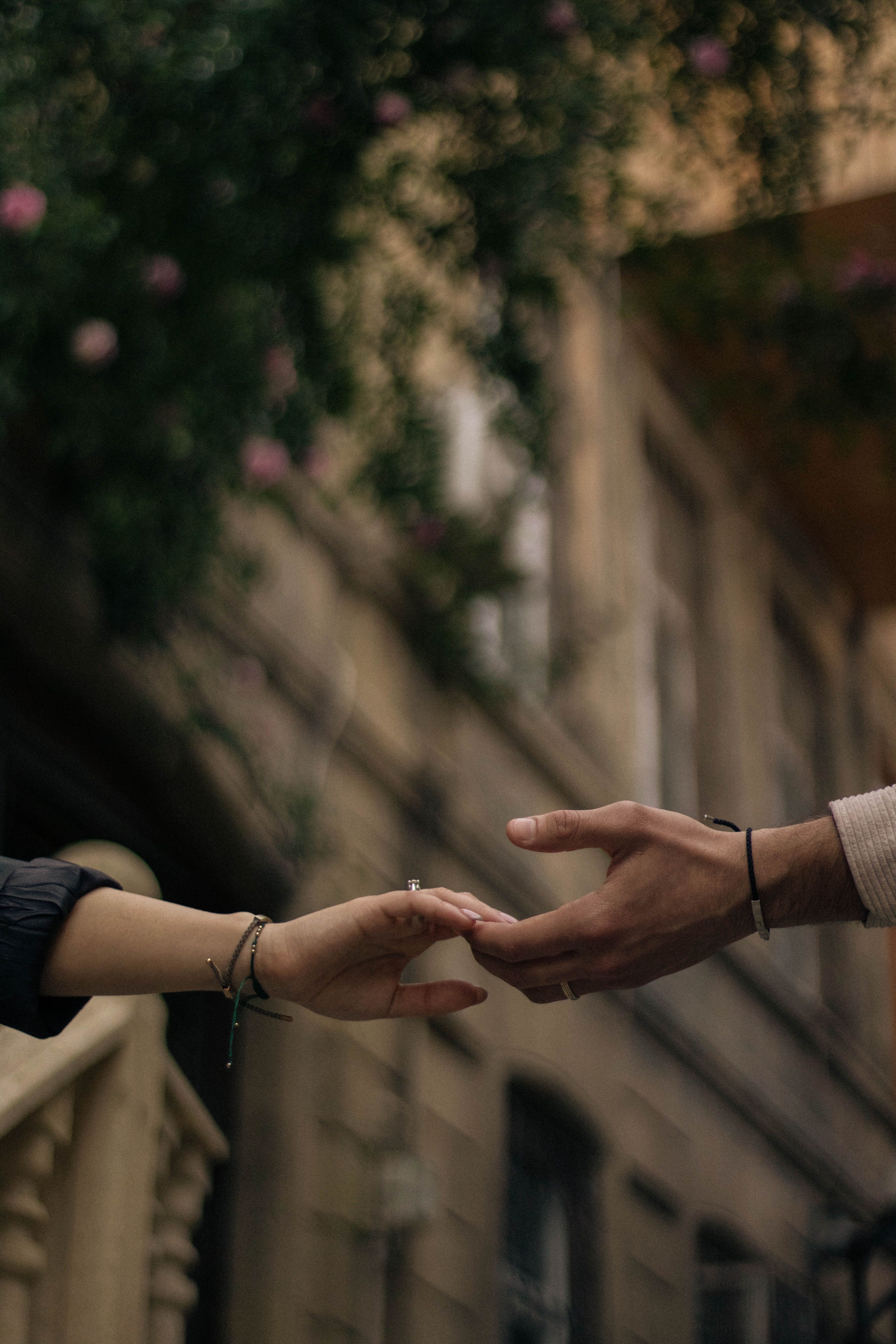 4000x6000 People Holding Hands · Free