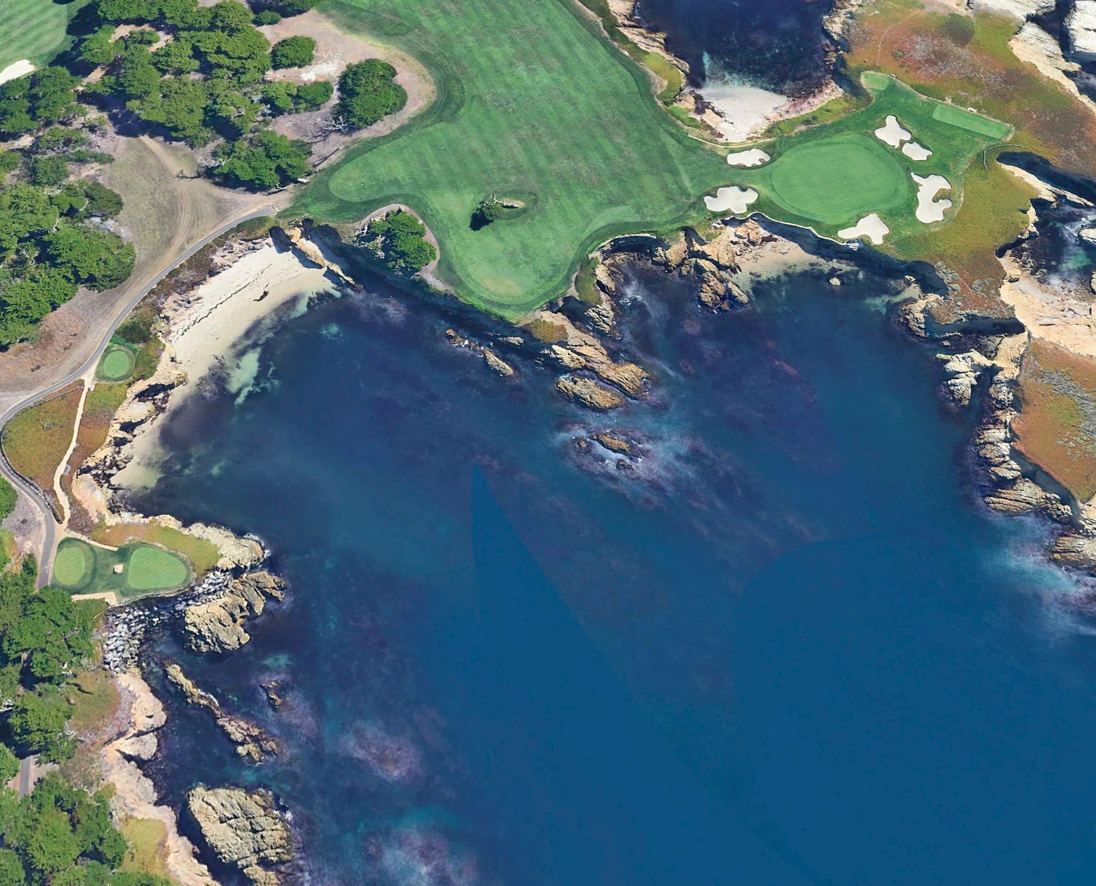 2252x1820 MacKenzie's Careful Embrace Of Cypress Point's Legendary 16th
