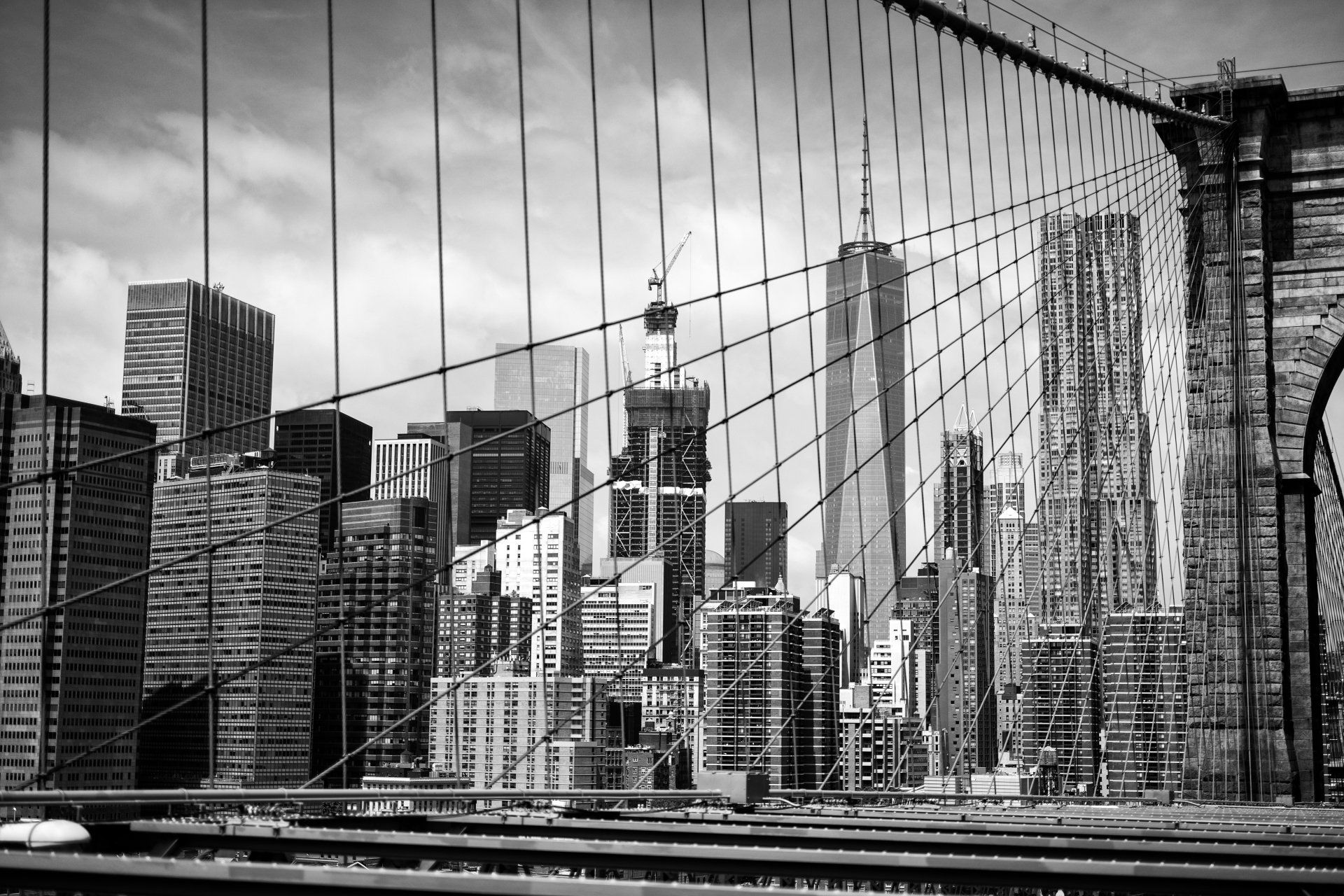 1920x1280 Black & White Manhattan: Brooklyn Bridge Framing Skyscrapers