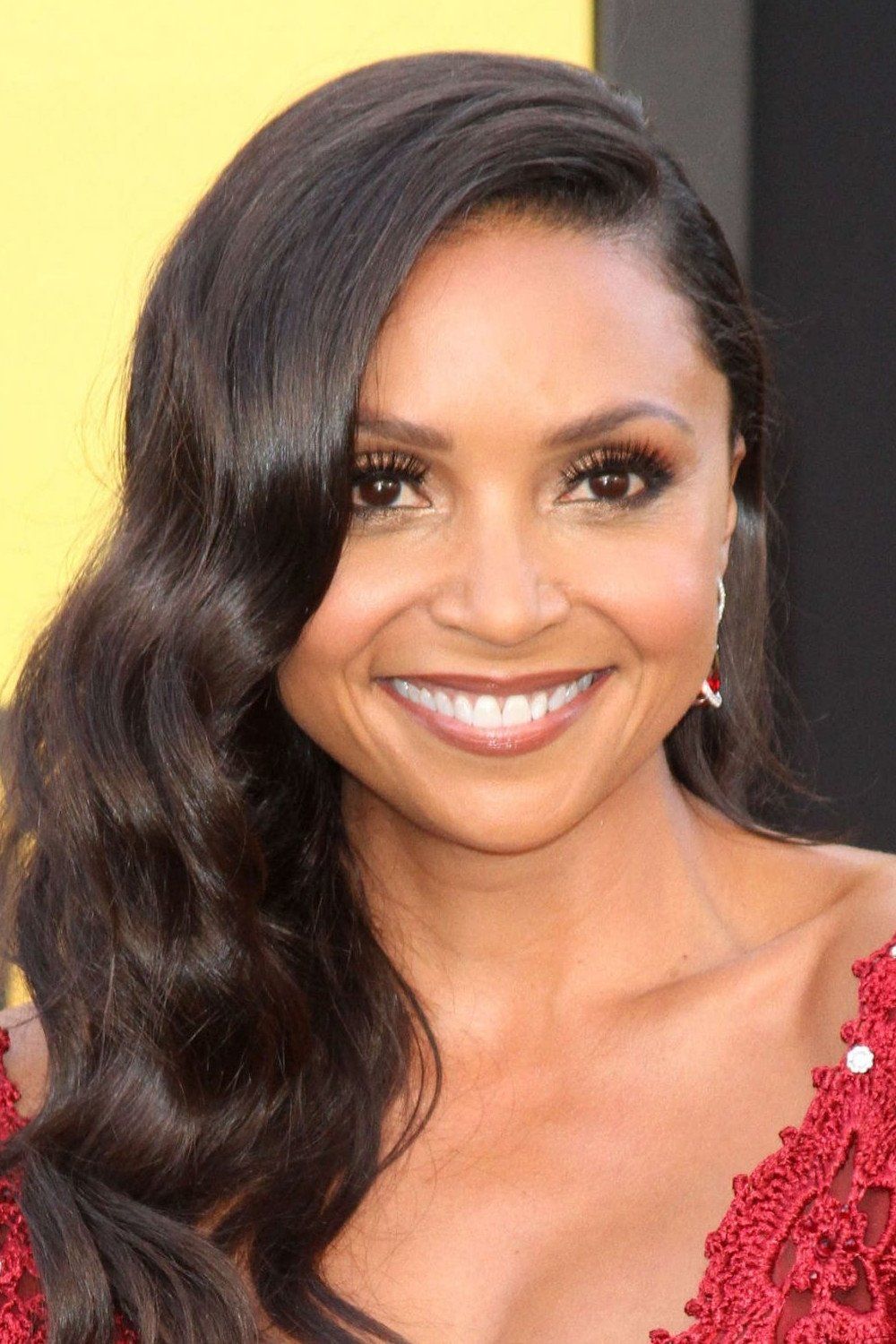 1000x1500 Danielle Nicolet Image