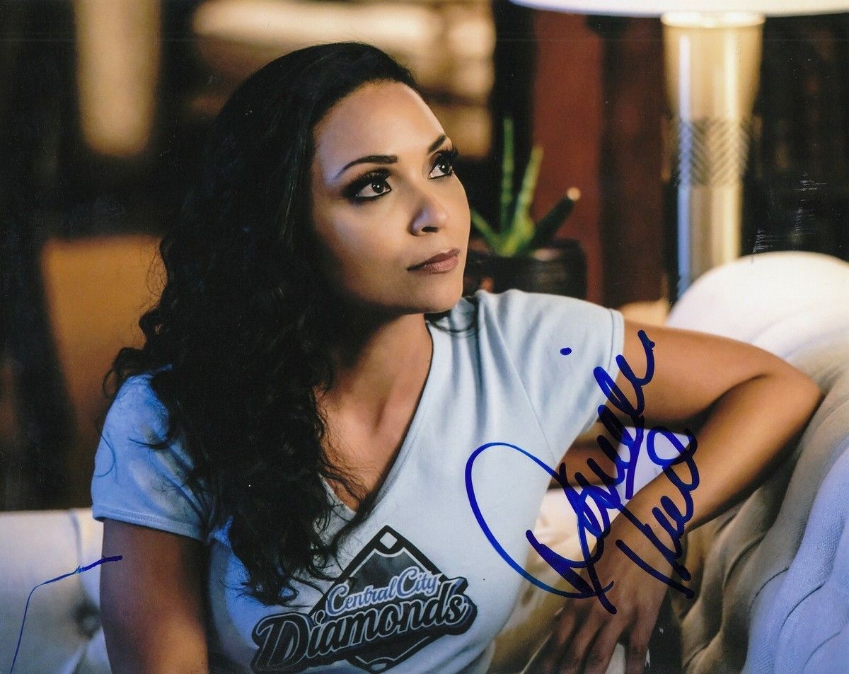 1200x953 DANIELLE NICOLET Signed (THE FLASH) 8X10 Photo *Cecille Horton* W COA