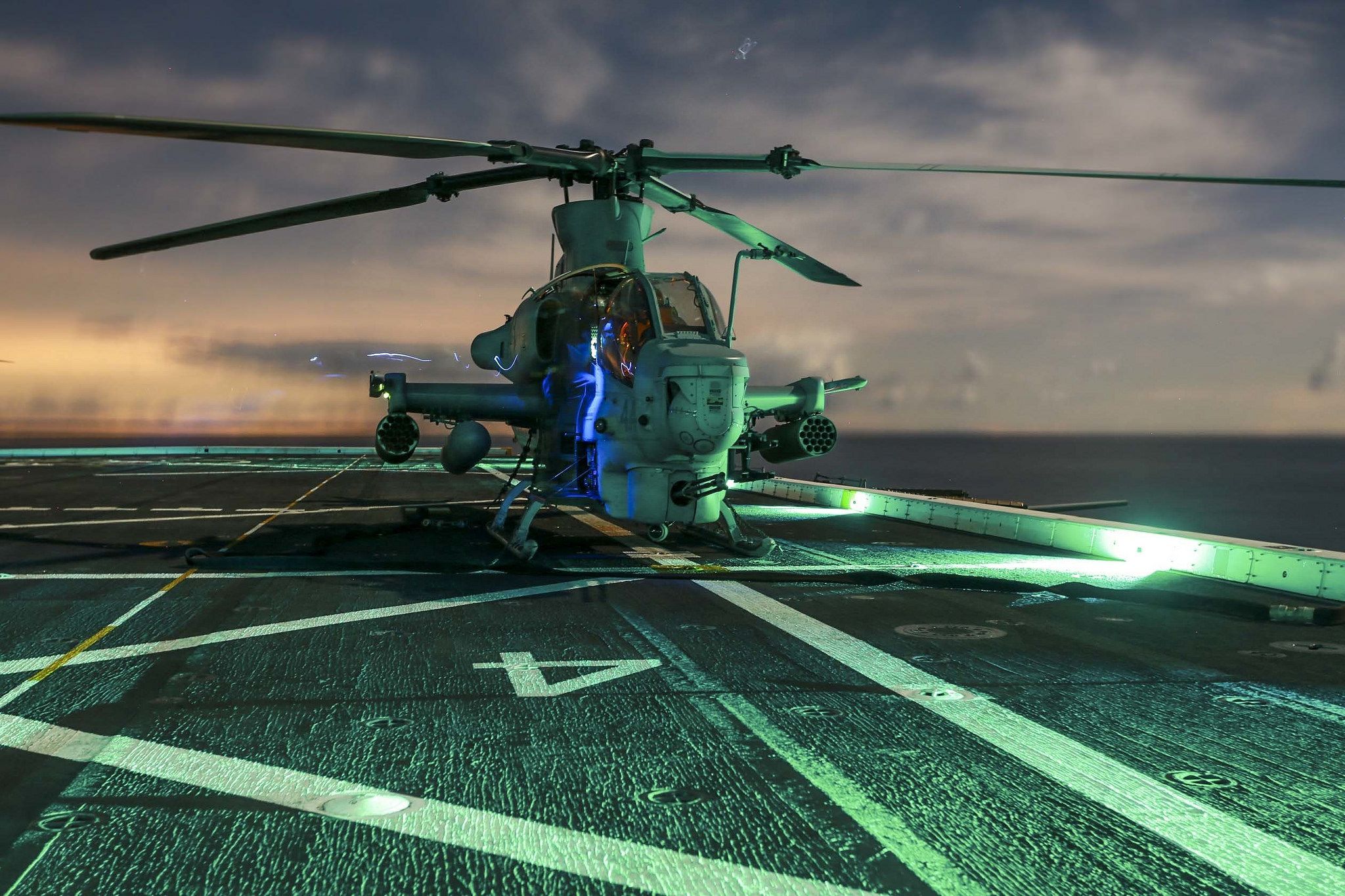 2048x1365 Free helicopter, Viper 2K wallpaper for desktop and phone
