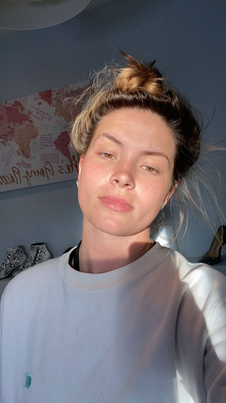 736x1308 Tayla harris. Lesbian bun tutorial, Katie noel wallpaper, Pretty girls