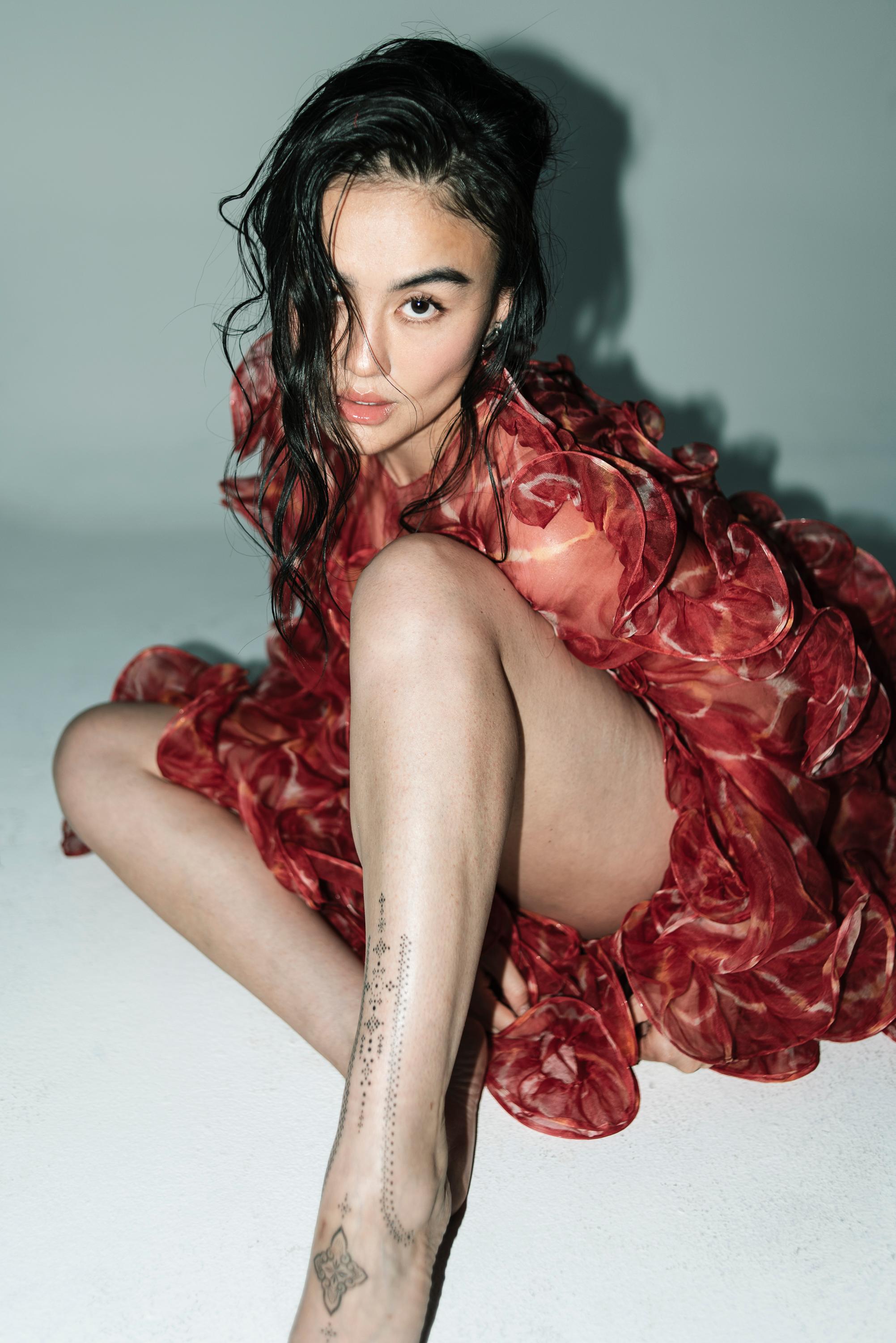 2003x3000 Agnez Mo