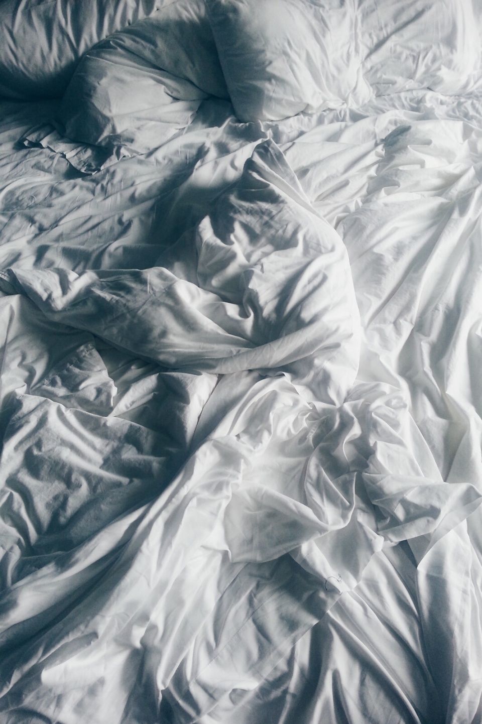 960x1442 Bedsheet Wallpaper