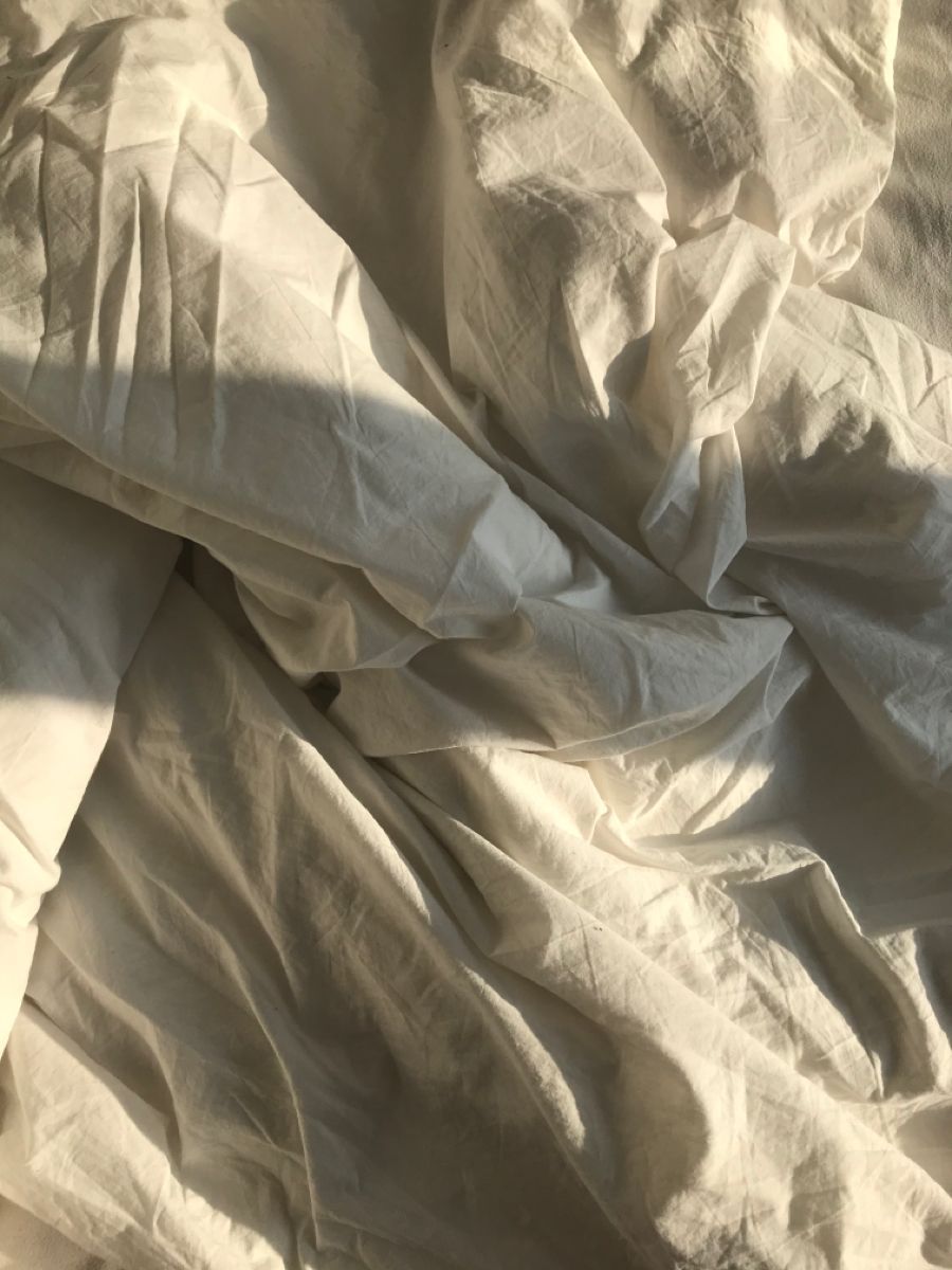 900x1200 Bedsheet Wallpaper