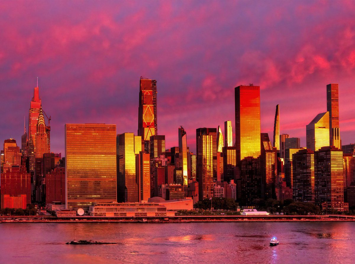 1200x894 Fiery pink, red and gold #sunrise today in #NYC after days of gray skies. # NewYork #NewYorkCity