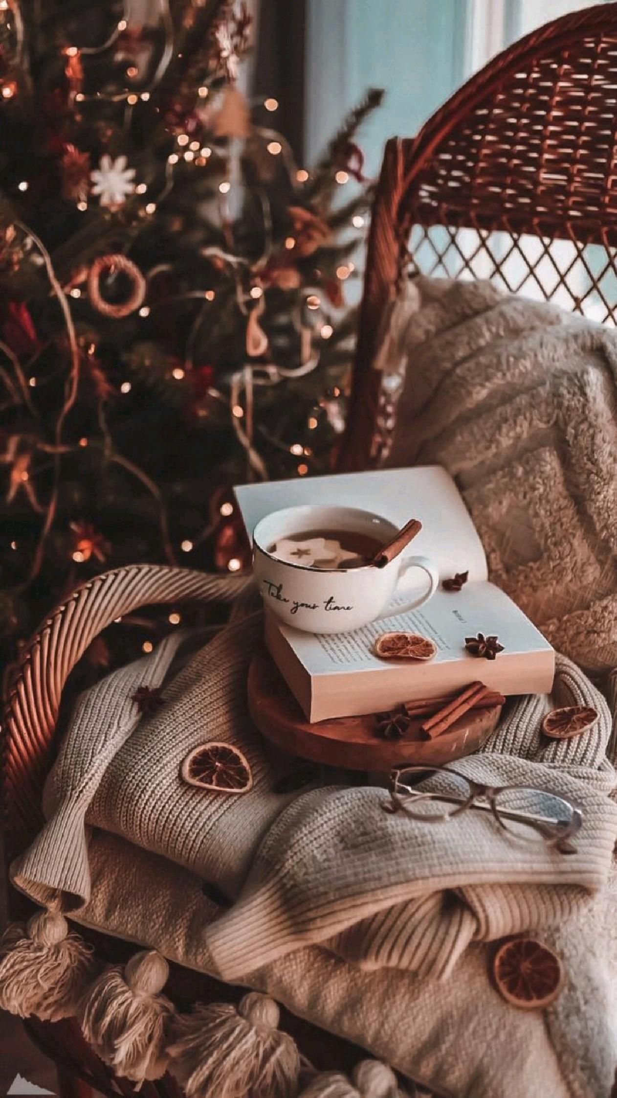 1262x2244 Cozy Christmas Vibes Wallpaper