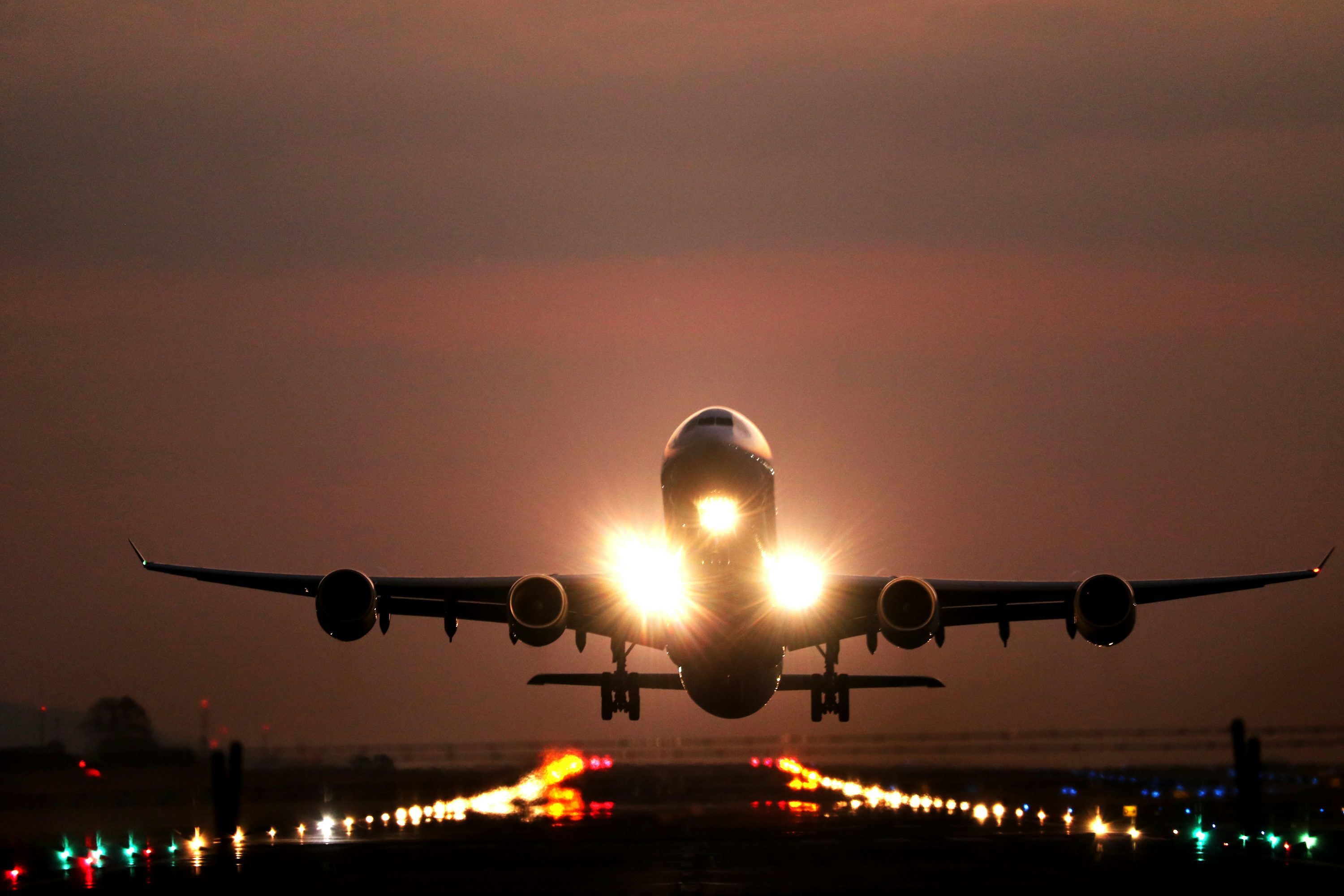 3000x2000 Plane Takeoff Picture. Download Free Image