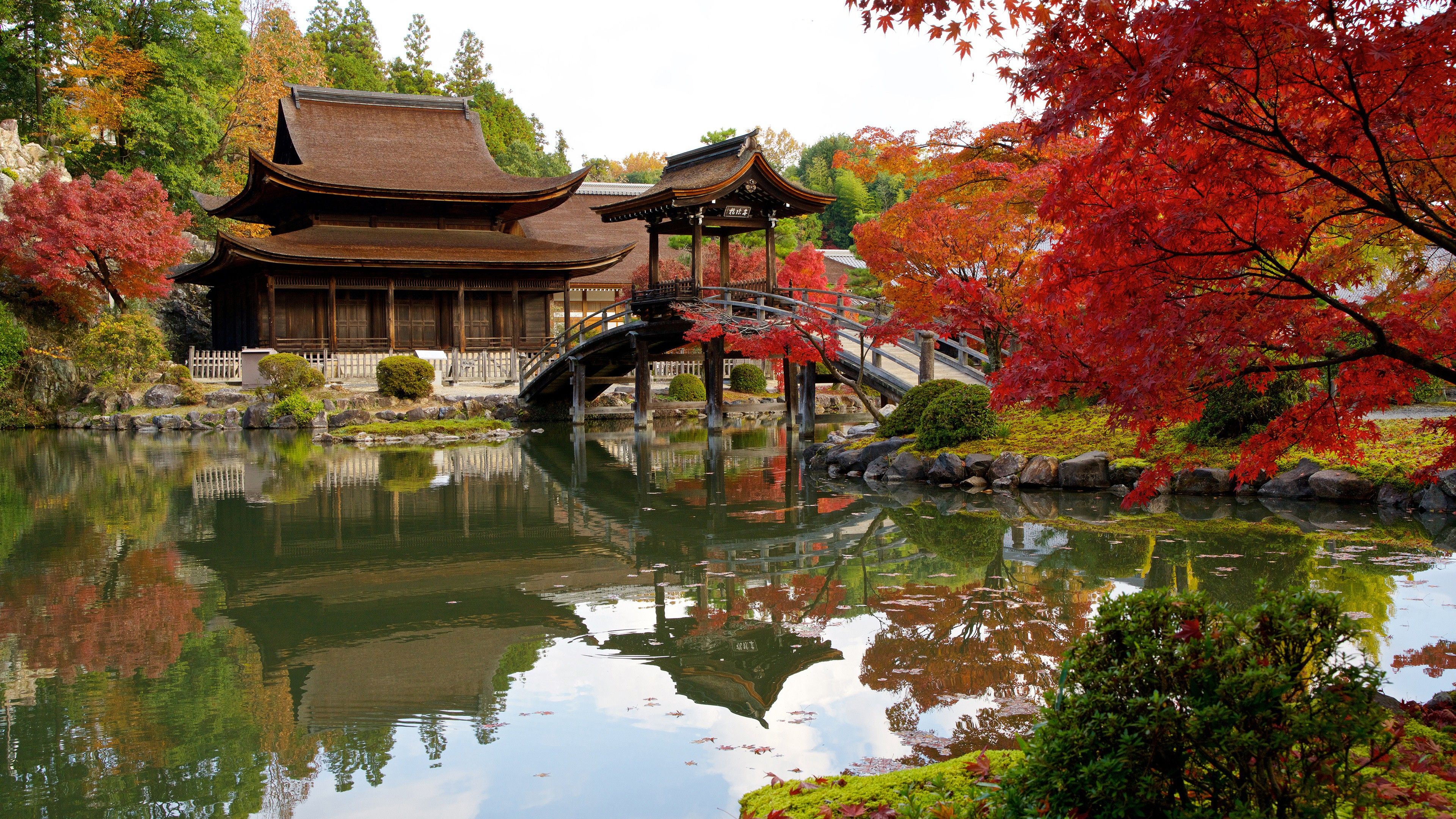 3840x2160 Fall Garden Park Pond With Reflection 4K HD Travel Wallpaper
