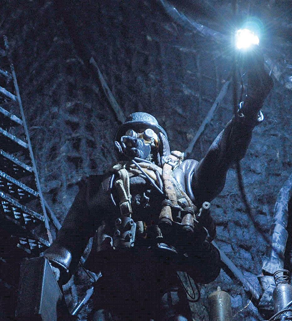 931x1024 PHIL TIPPETT EMERGES FROM AN INFERNO TO CREATE 'MAD GOD'