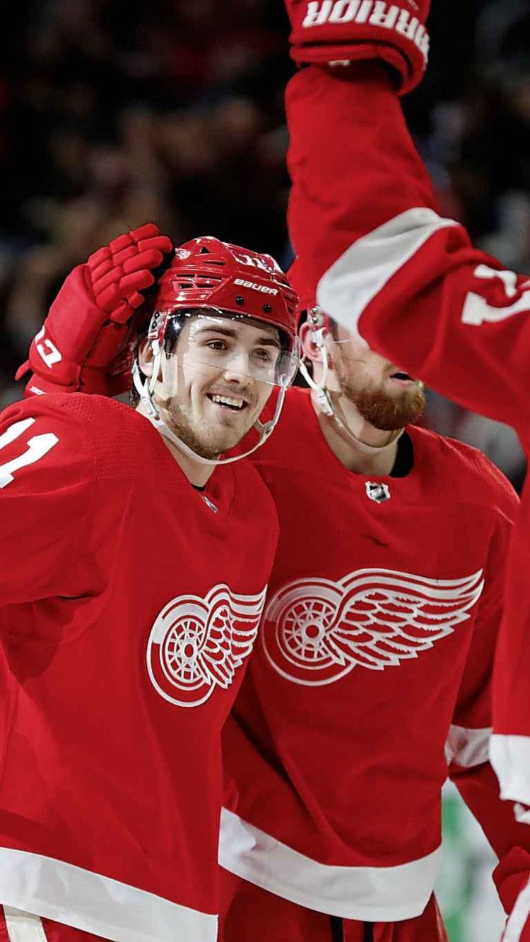 750x1334 Dylan Larkin Wallpaper 4071x2714 57427