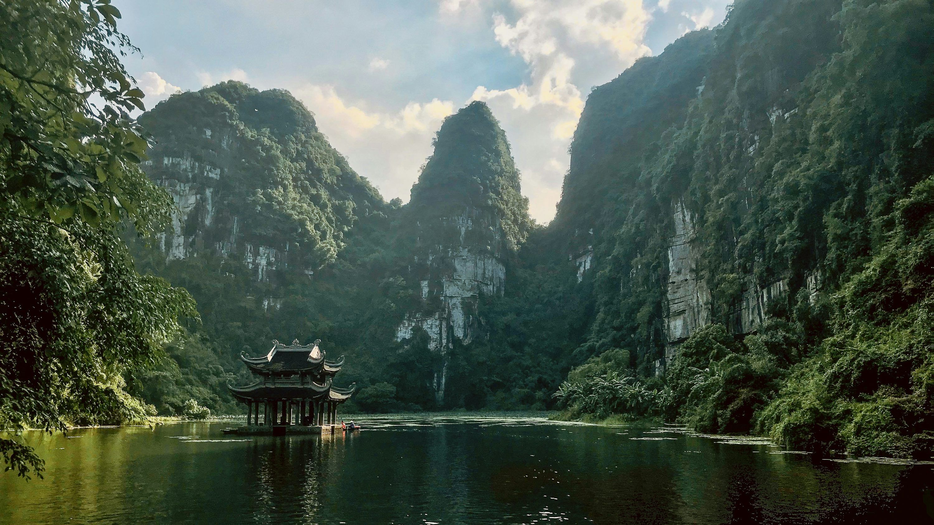 3000x1688 Hoa Lu Picture. Download Free Image
