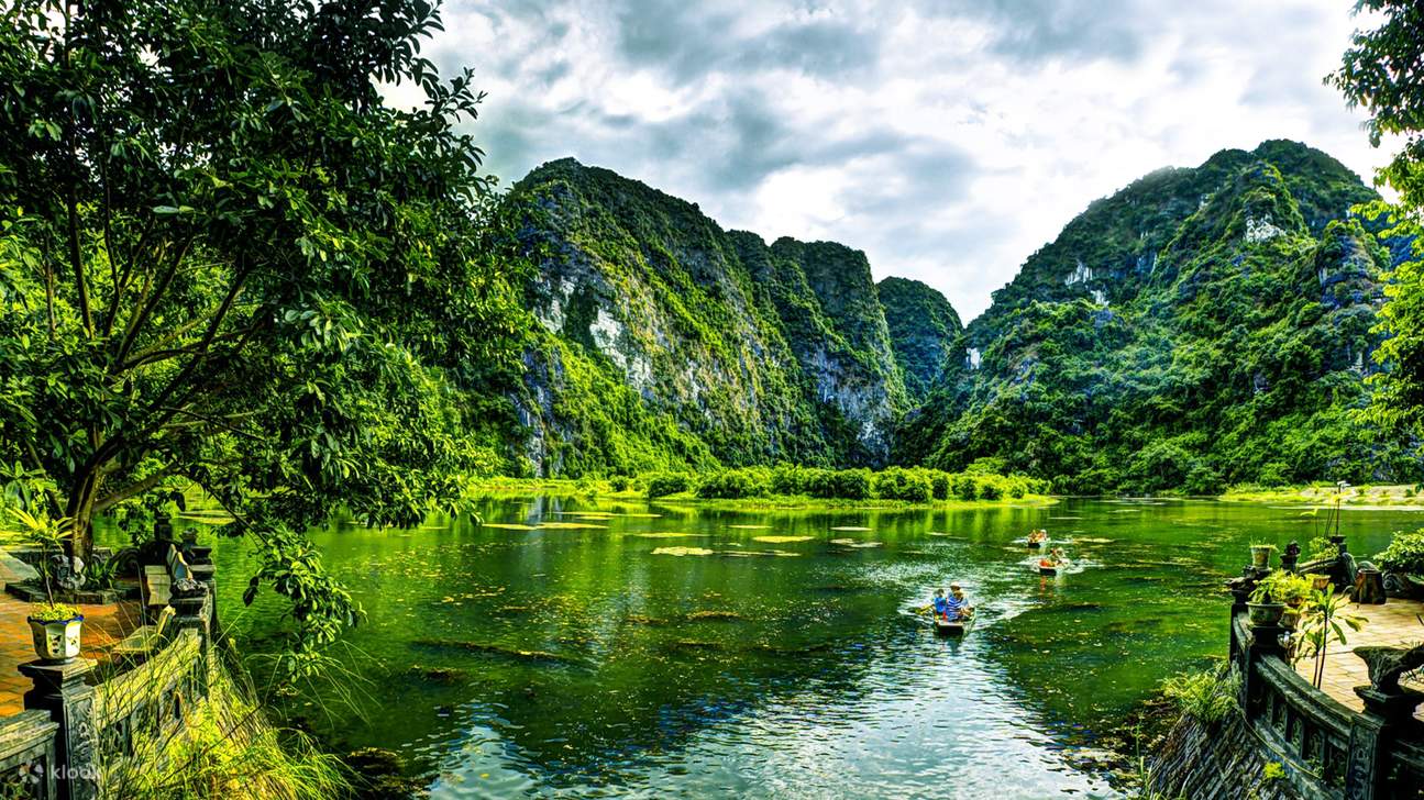 1295x728 Ninh Binh Day Tour from Ha Noi: Hoa Lu, Trang An and Hang Mua Cave