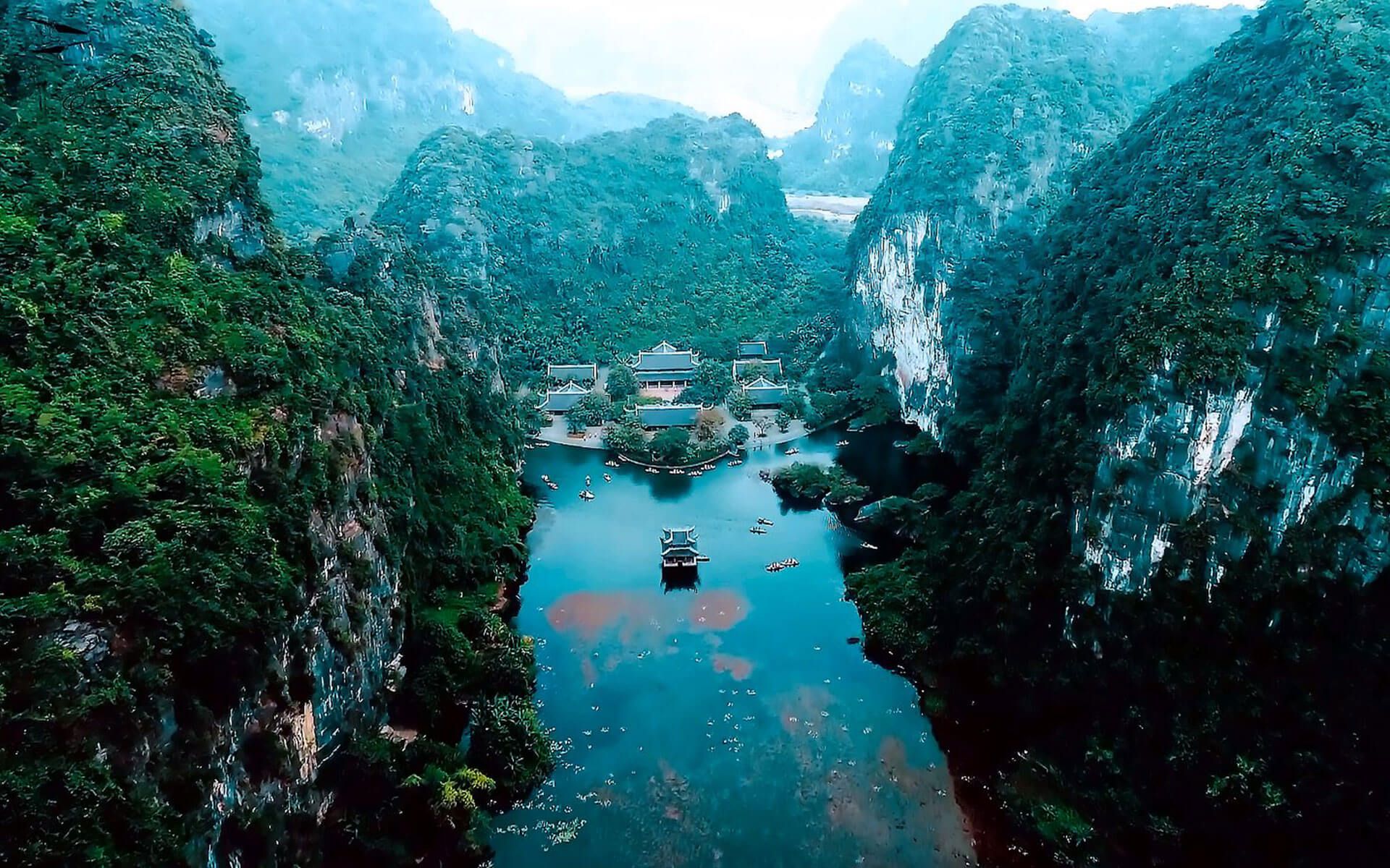1920x1200 Kayaking in Trang An Experience in Trang An, Vietnam