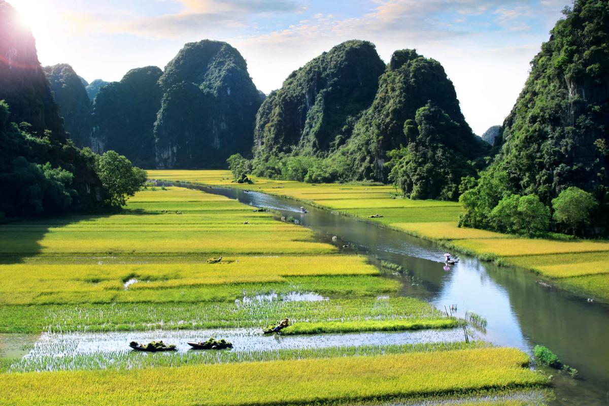 1200x800 Explore Trang An Vietnam: A Heavenly Scenery on Earth