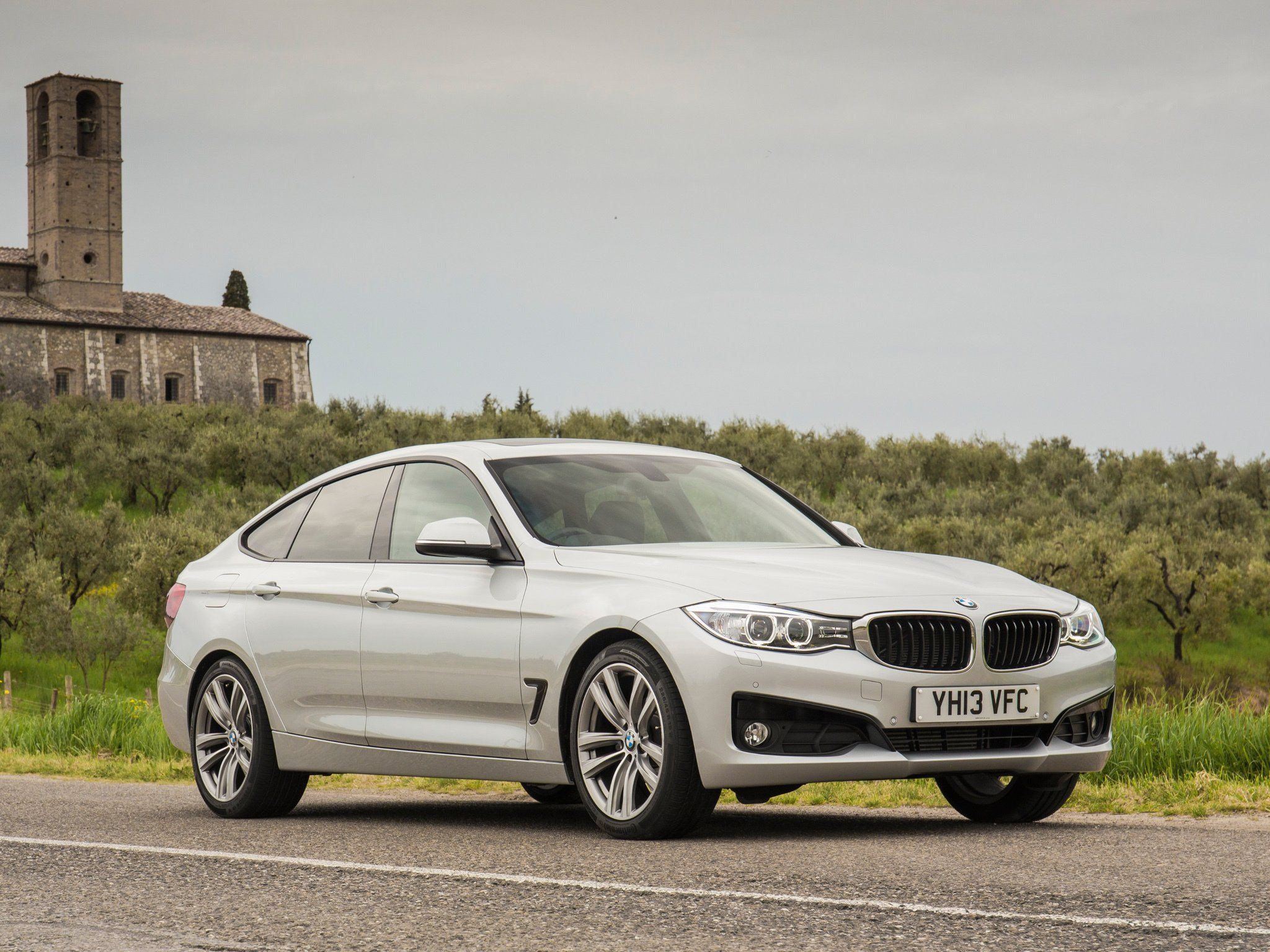2048x1536 bmw, Gt, Car Wallpaper HD / Desktop and Mobile Background