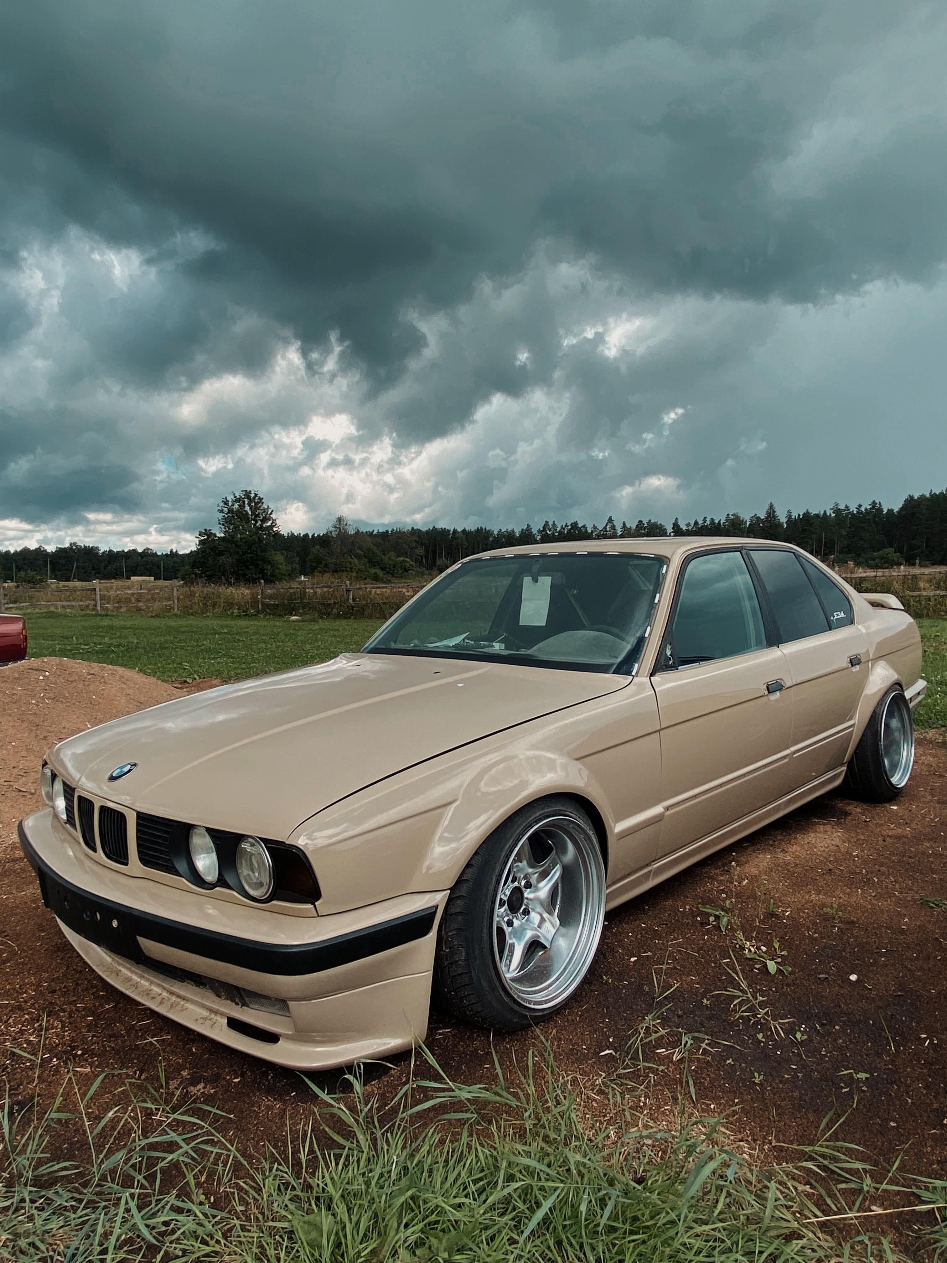 3024x4032 Widebody BMW E34 wallpaper