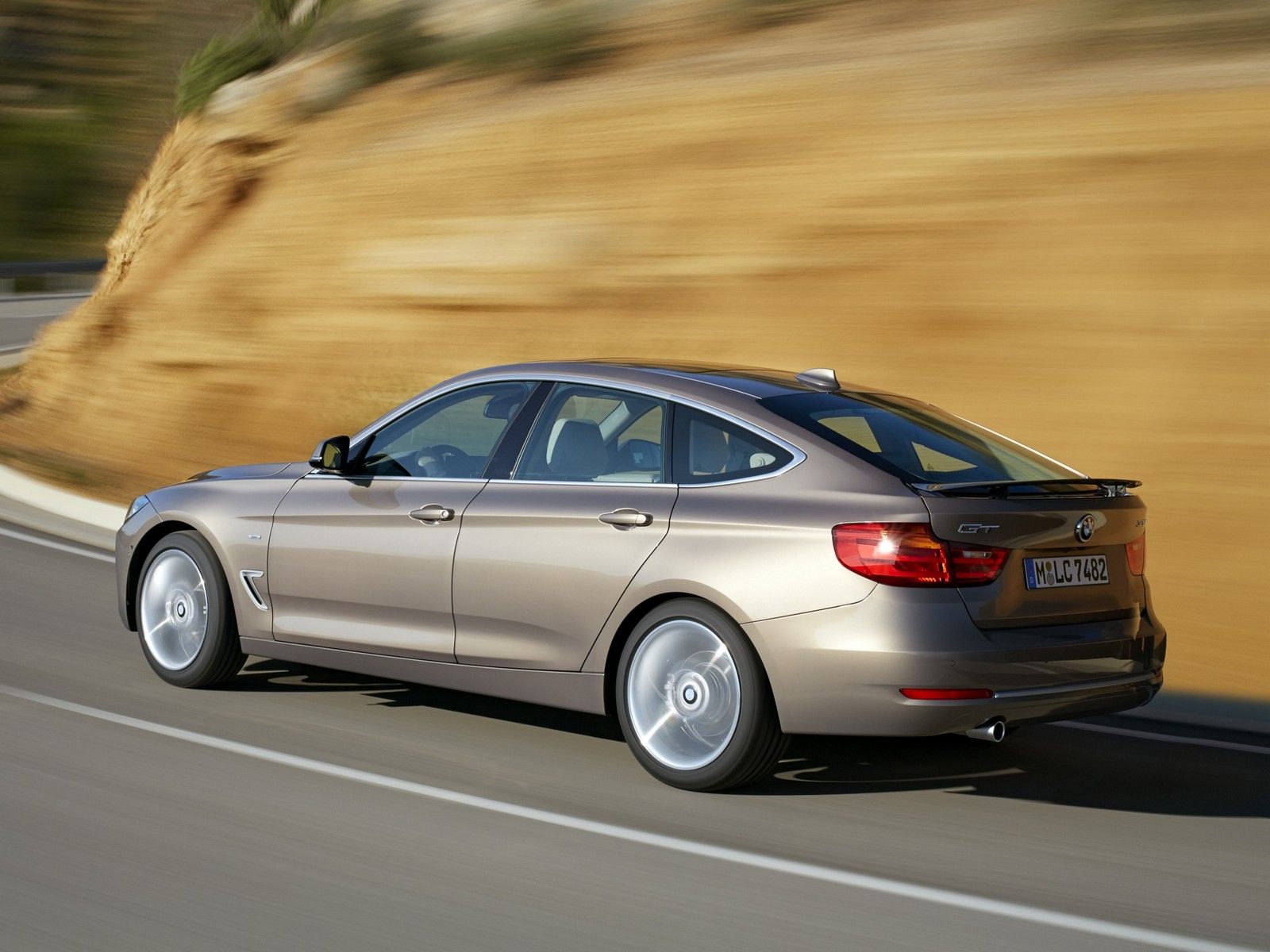 1600x1200 BMW 3 Series Gran Turismo (F34) (BMW 3 Series Gran Turismo (F34)), price, characteristics and photo of the car. Buy a car BMW 3 Series Gran Turismo (F34) в Украине.net AutoMarket
