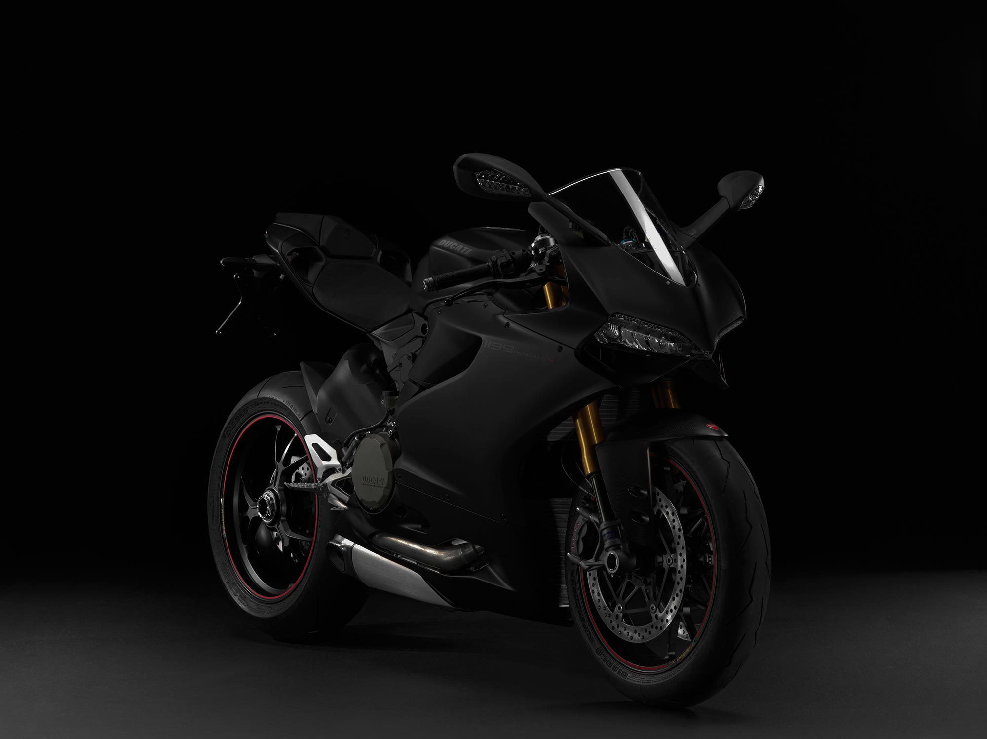 2000x1497 Ducati Black Wallpaper