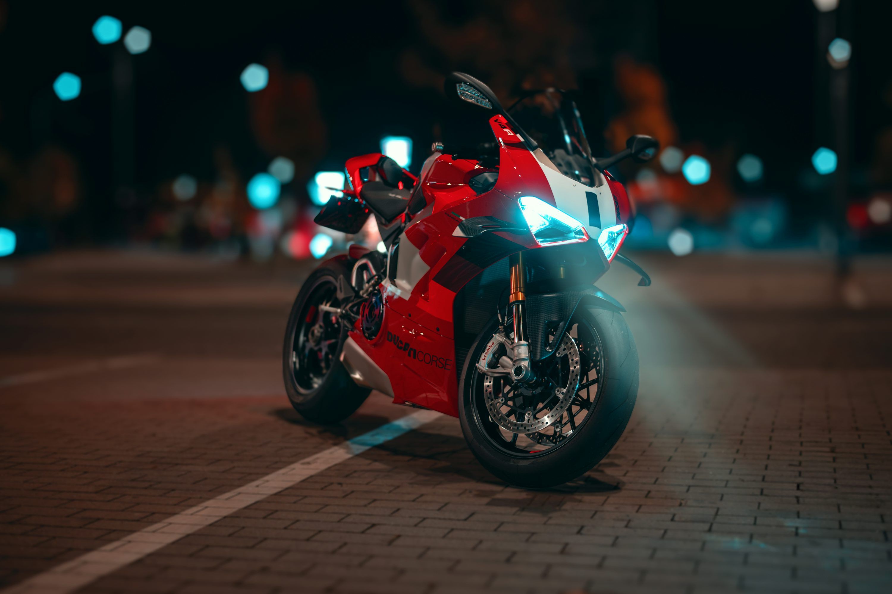 3000x1996 Ducati Panigale V4 Picture. Download Free Image