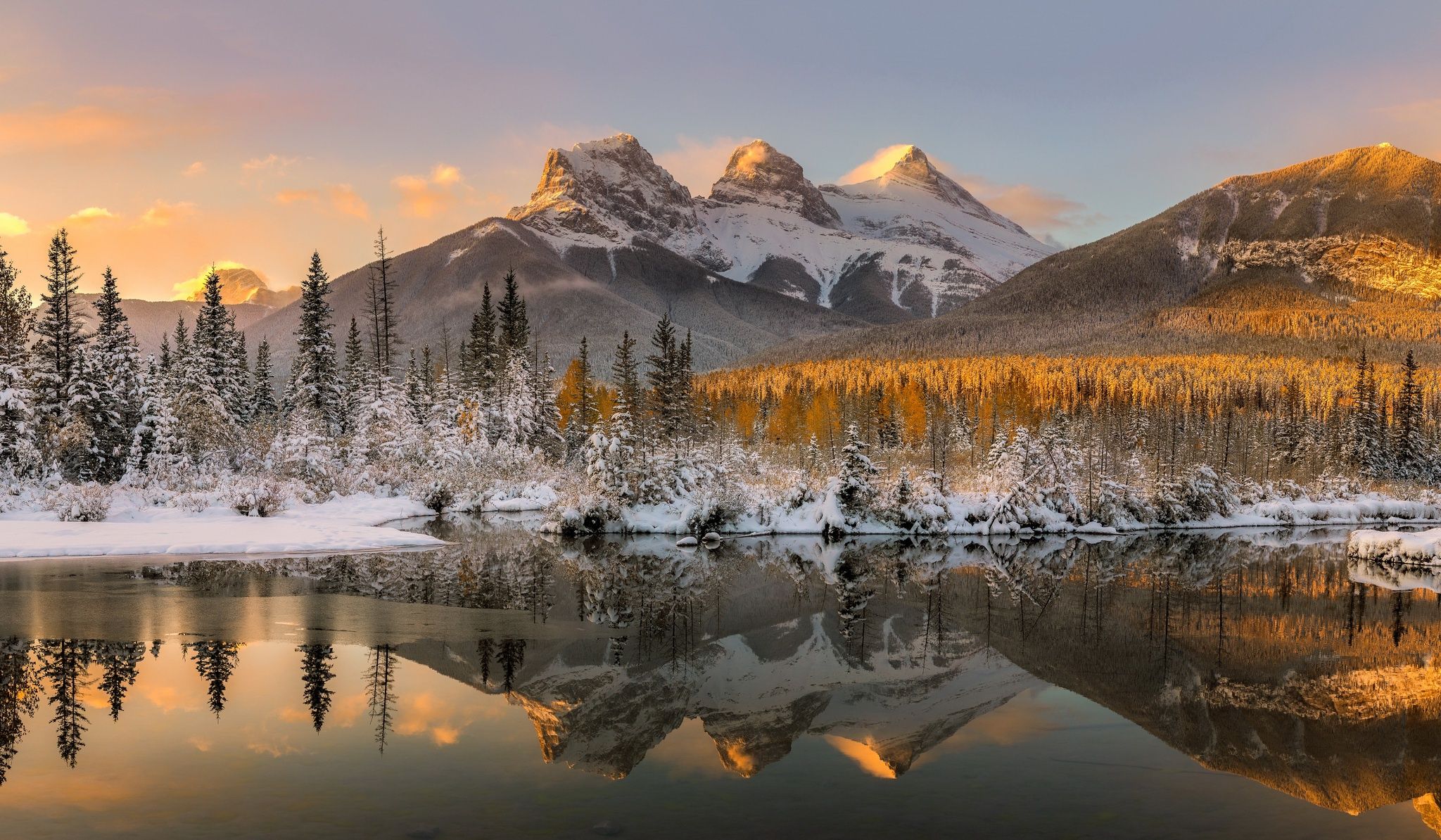 2048x1194 Canmore Wallpaper