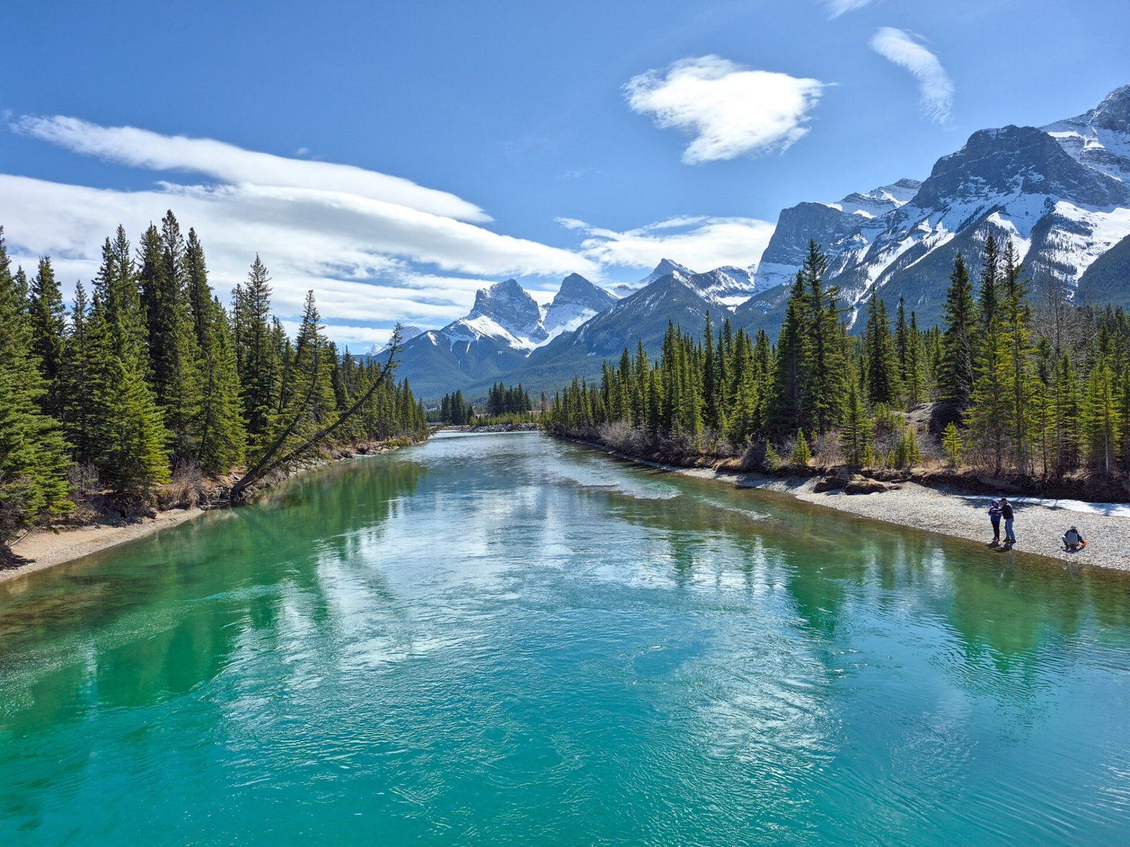 1600x1200 How to Spend A Day in Canmore, Canada