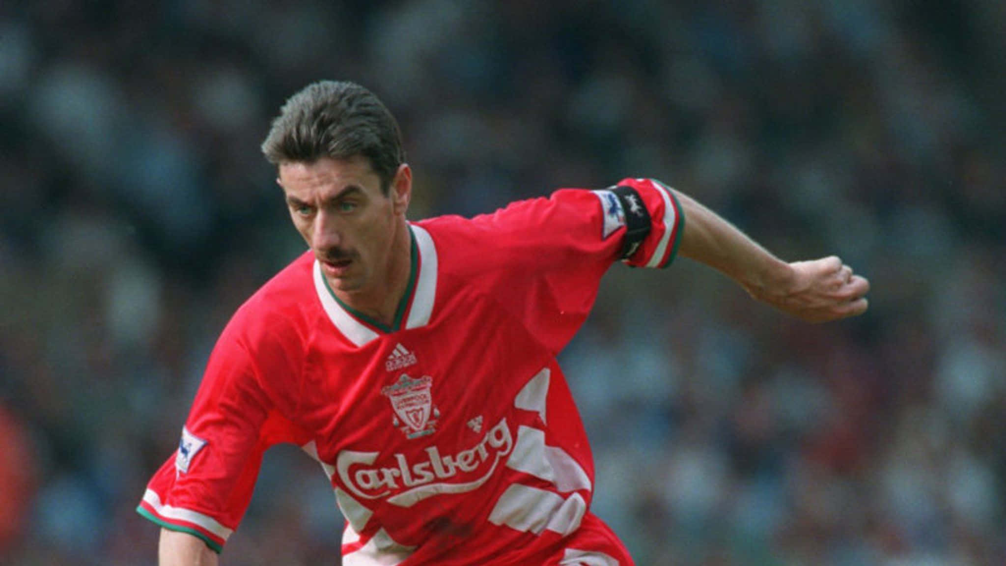 2048x1152 Download Ian Rush Running Liverpool FC Photography Wallpaper