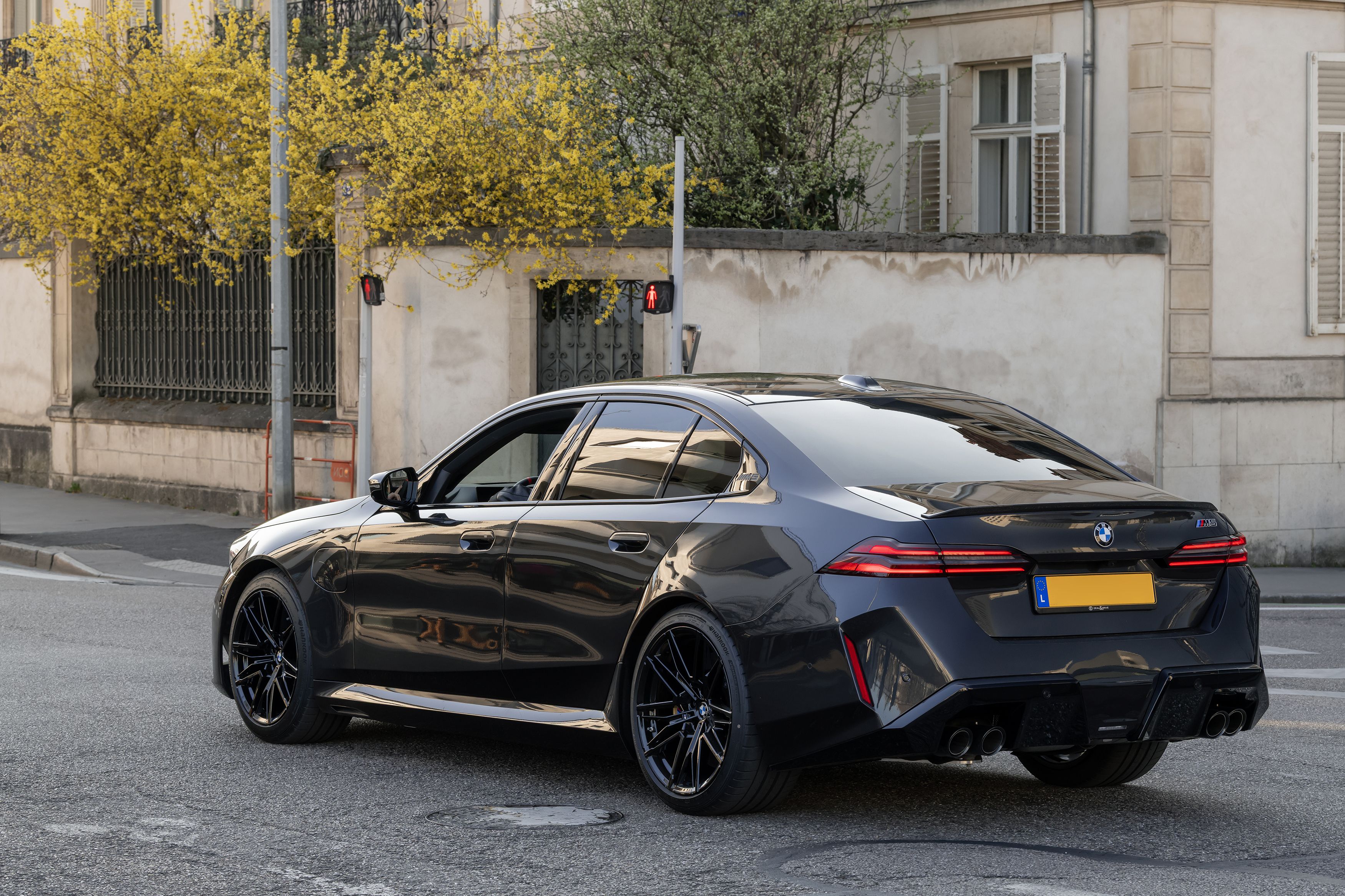 3500x2333 BMW M5