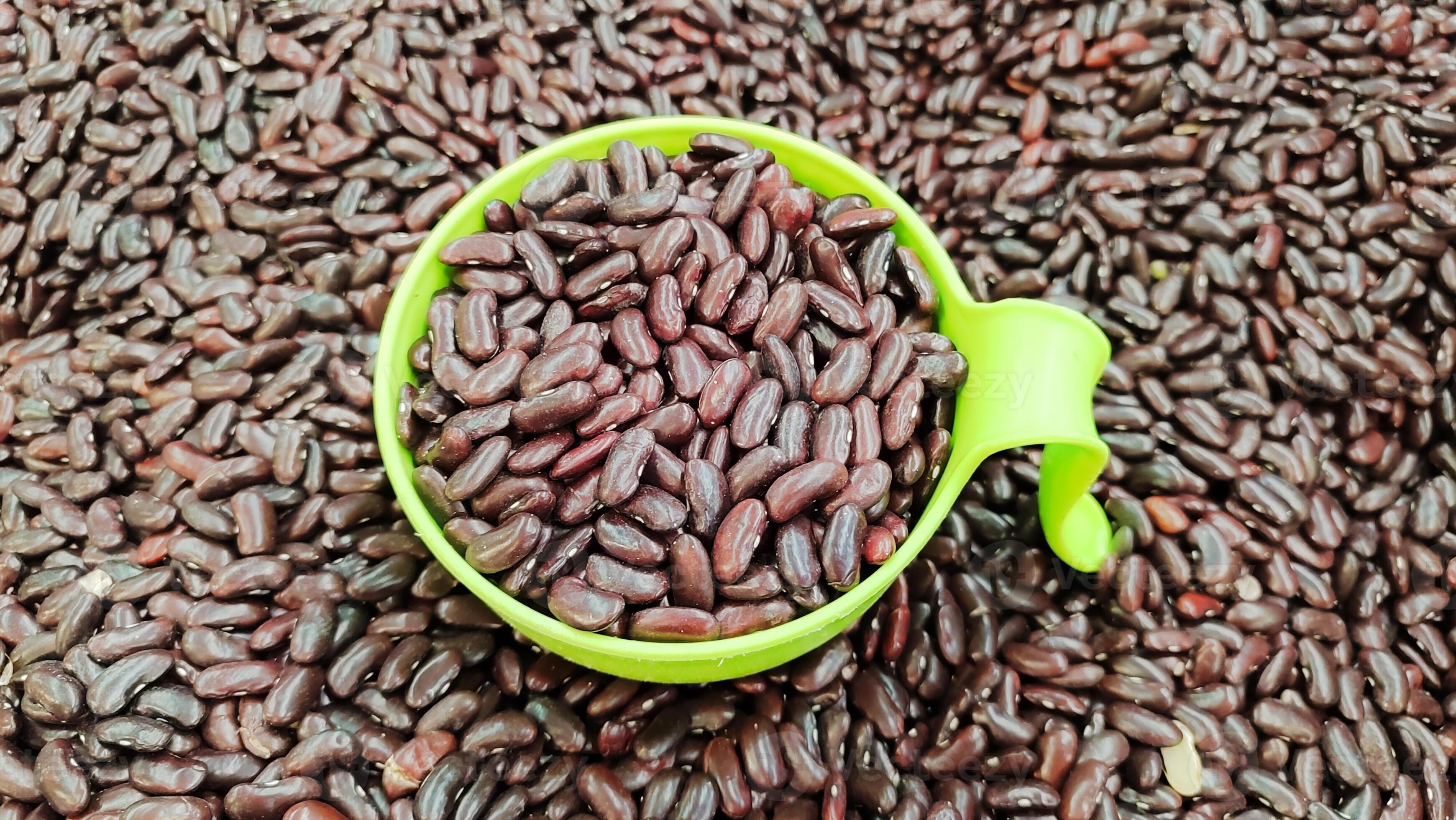3481x1960 Raw red beans textured background. Dry grain pattern, protein grain wallpaper, delicious pea vegetable bg, lots of dark maroon beans
