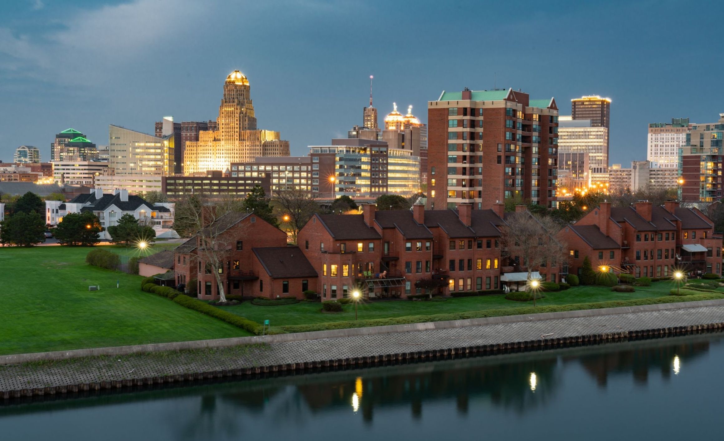 2321x1416 Buffalo Skyline Wallpaper