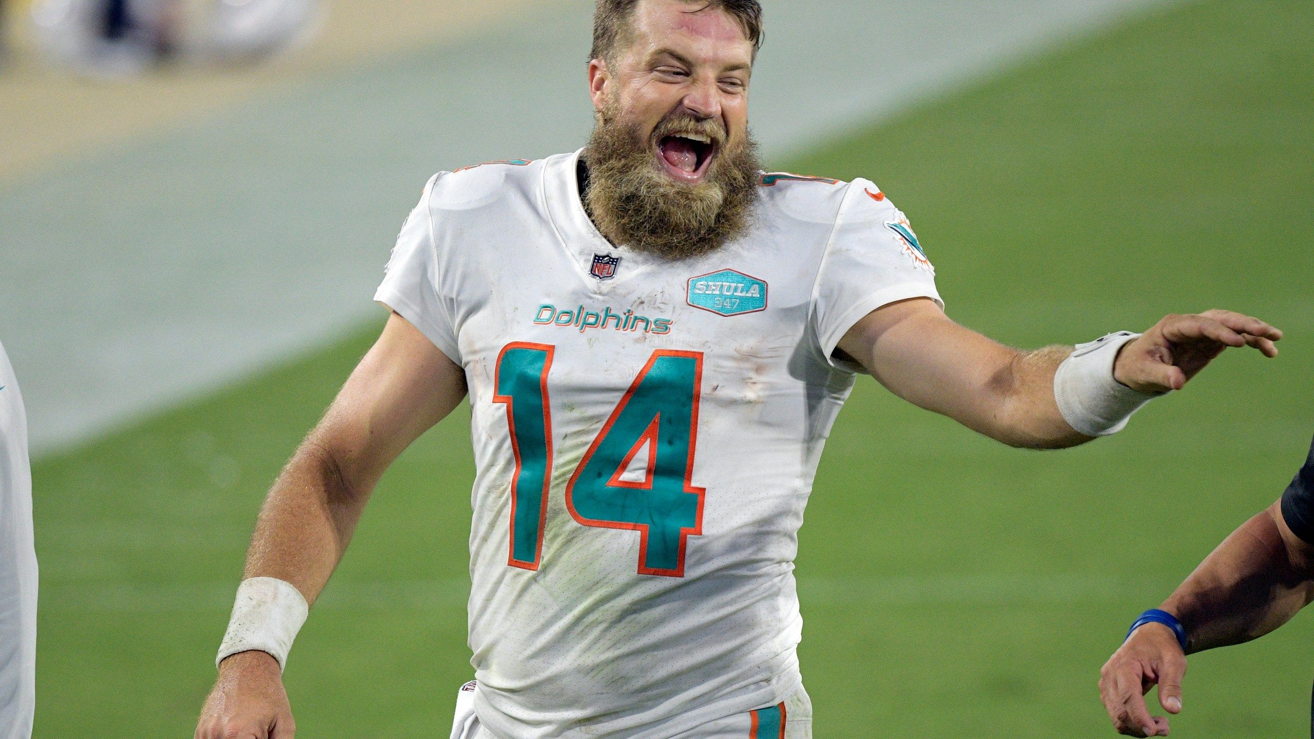 2560x1440 Fitzpatrick handles Jaguars again, this time with Dolphins