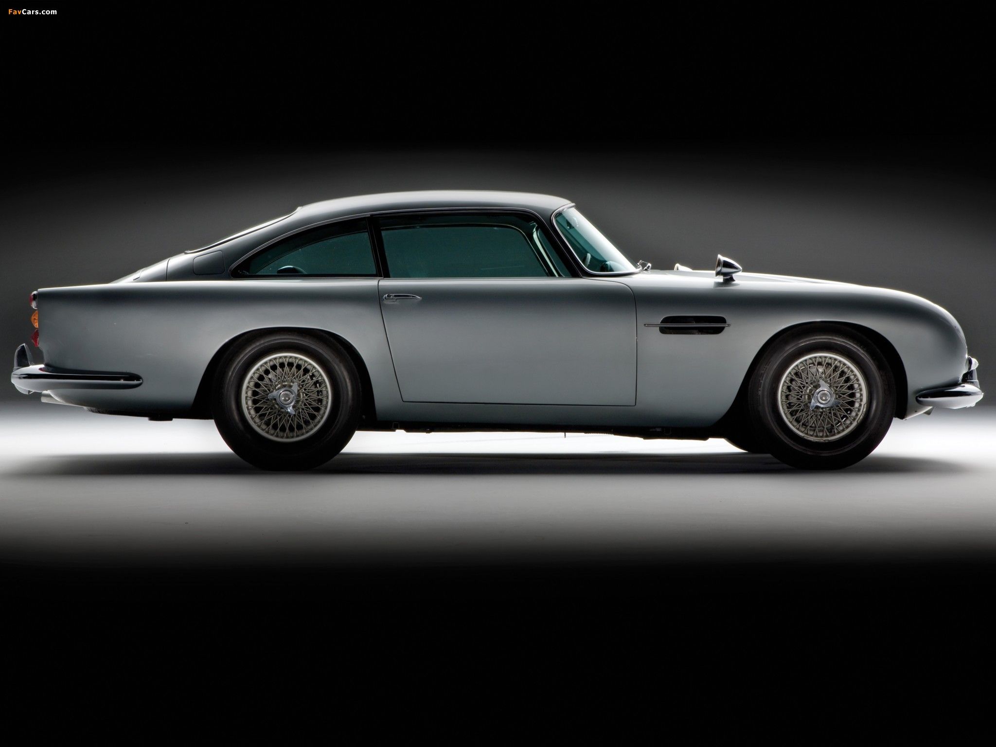 2048x1536 Aston Martin DB5 James Bond Edition Wallpaper