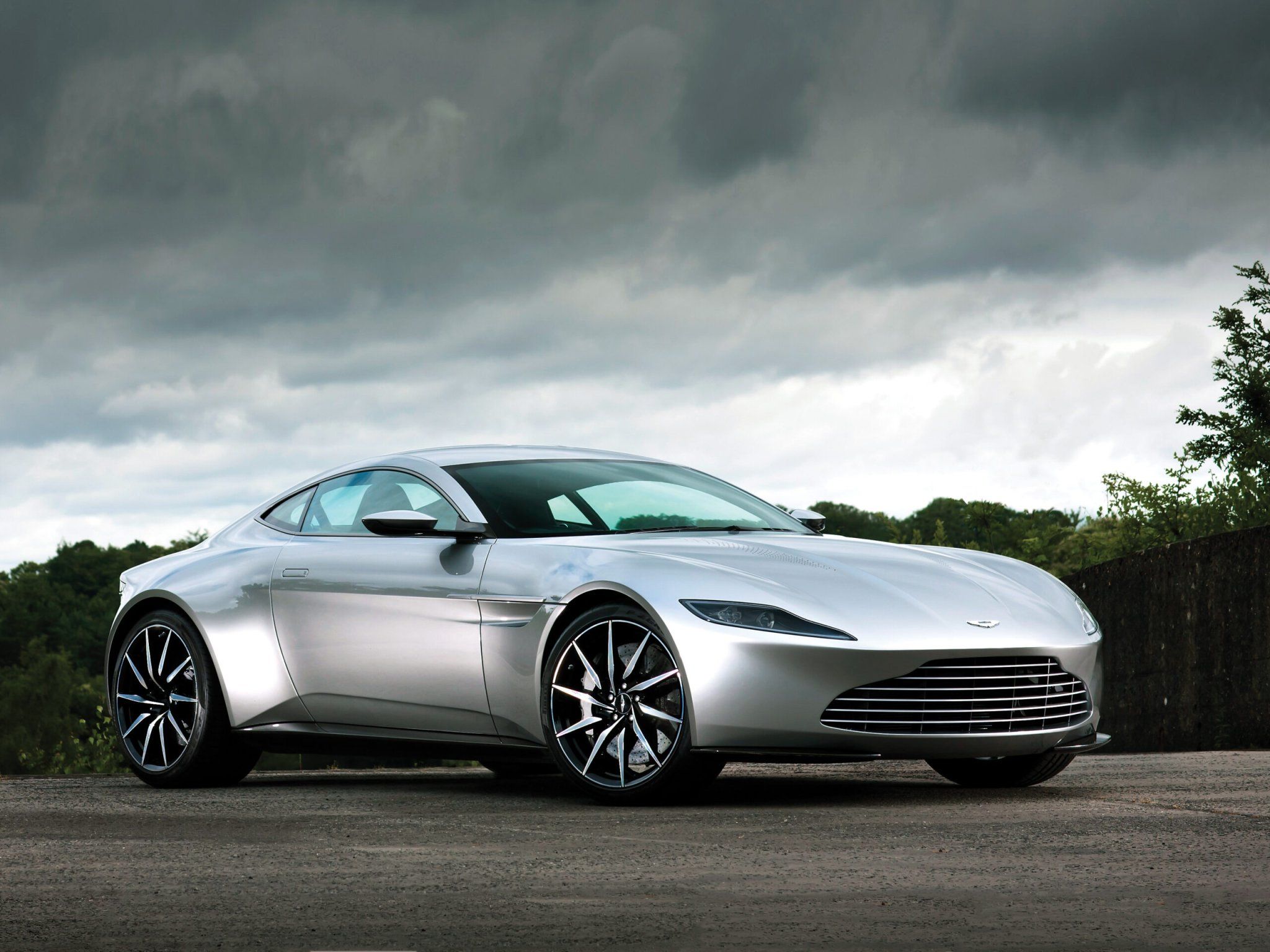 2048x1536 Aston Martin's DB10 Is A Menacing Supercar