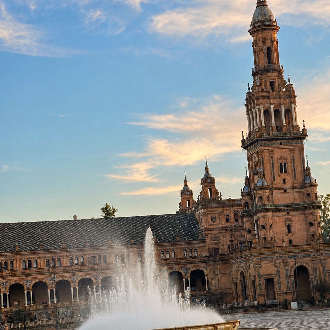 1086x1086 Plaza de España Seville: Best Time to Visit