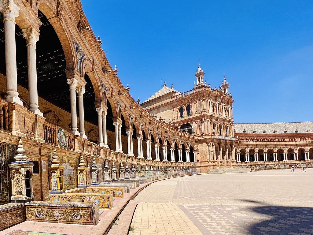 1024x768 Plaza de España, Seville. The Plaza de España Spain Squar