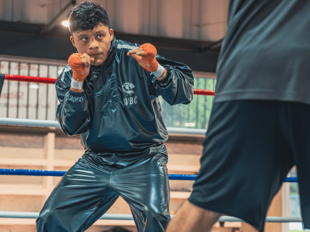 1024x768 Isaac Cruz vs Nestor Bravo: An Inside Look At Saturday's Junior Welterweight Clash Around The World