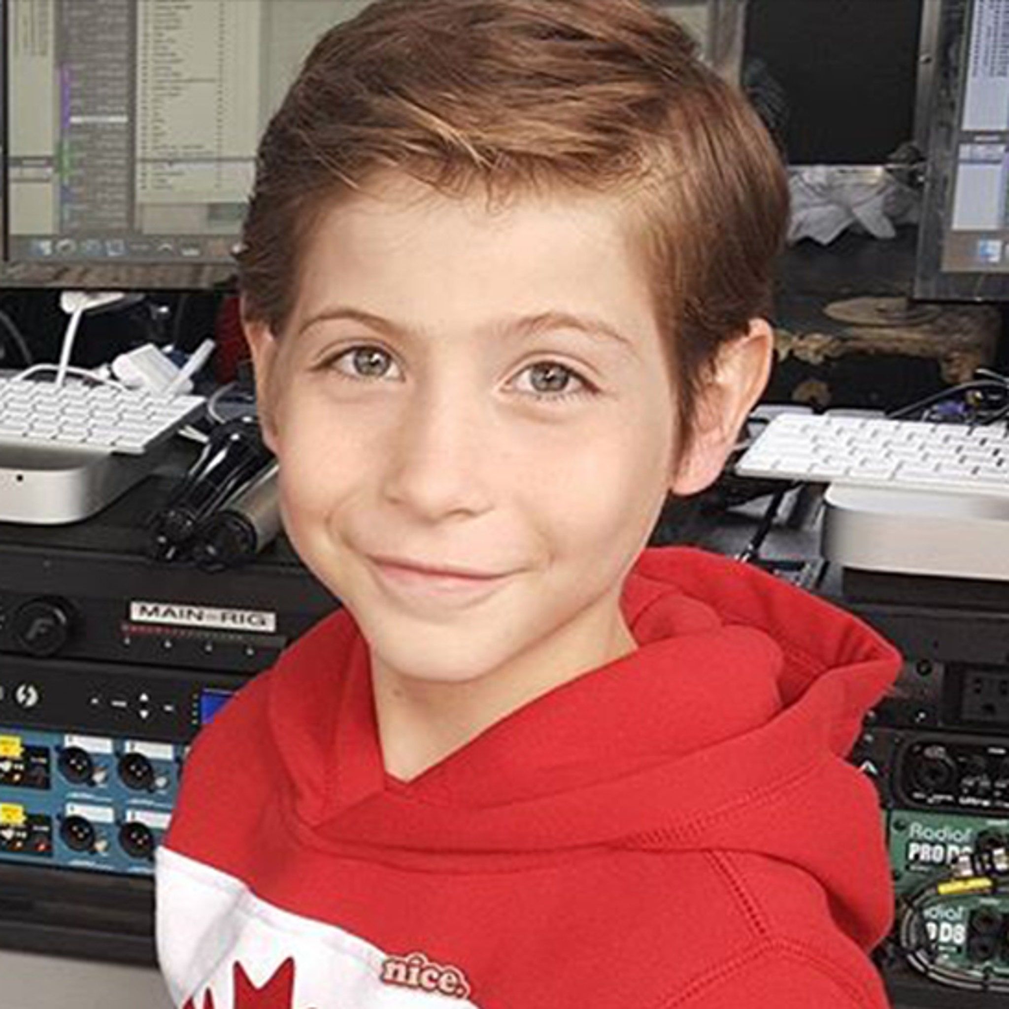 2048x2048 Jacob Tremblay Scores $100k Movie Deal for Sequel to 'The Shining'