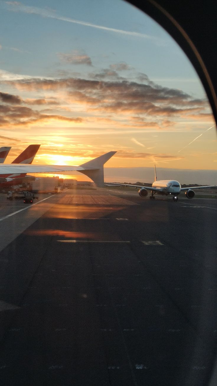 735x1304 London Heathrow Airport