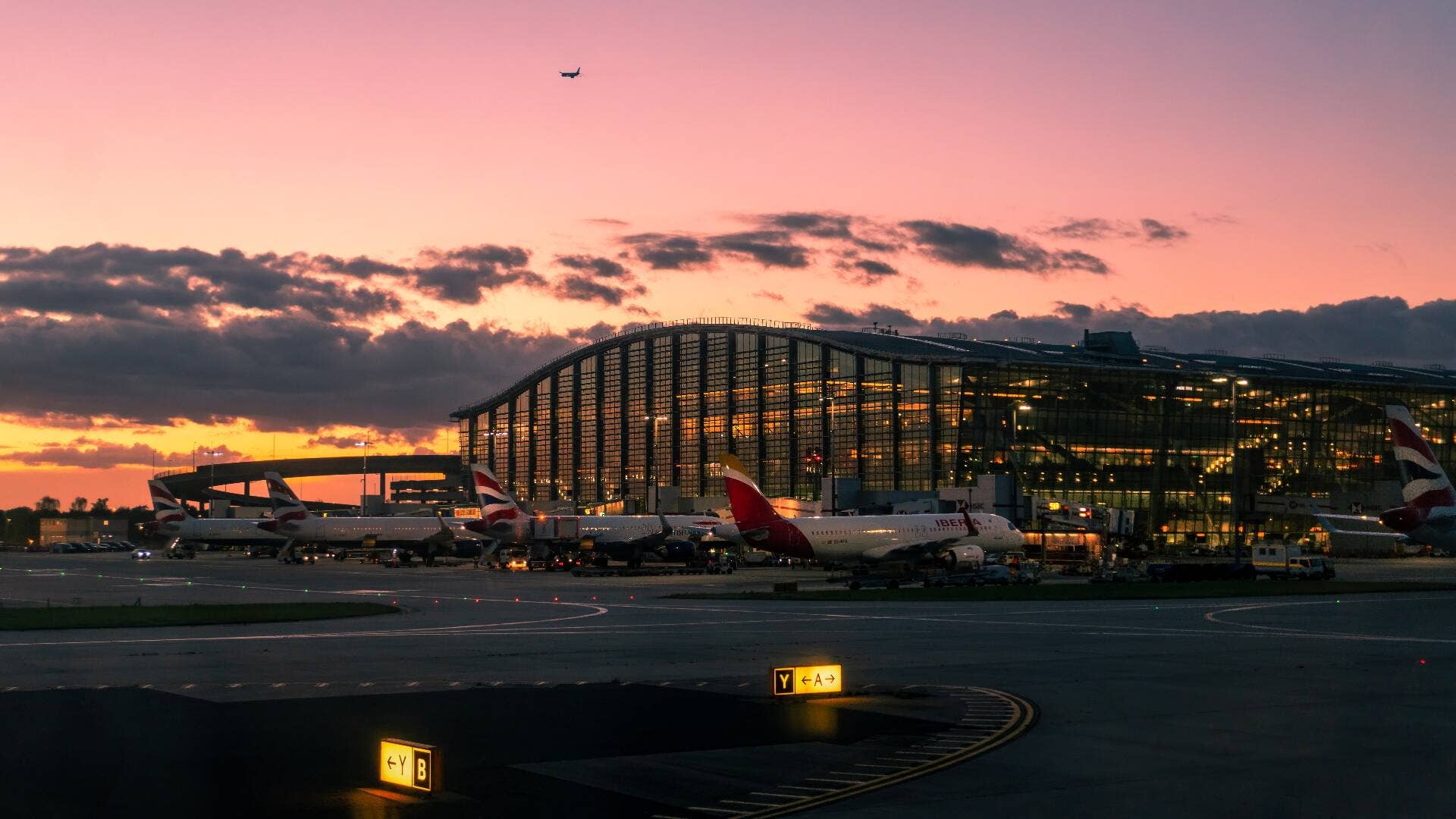 1920x1080 A major airport is cracking down on anyone dropping off travelers