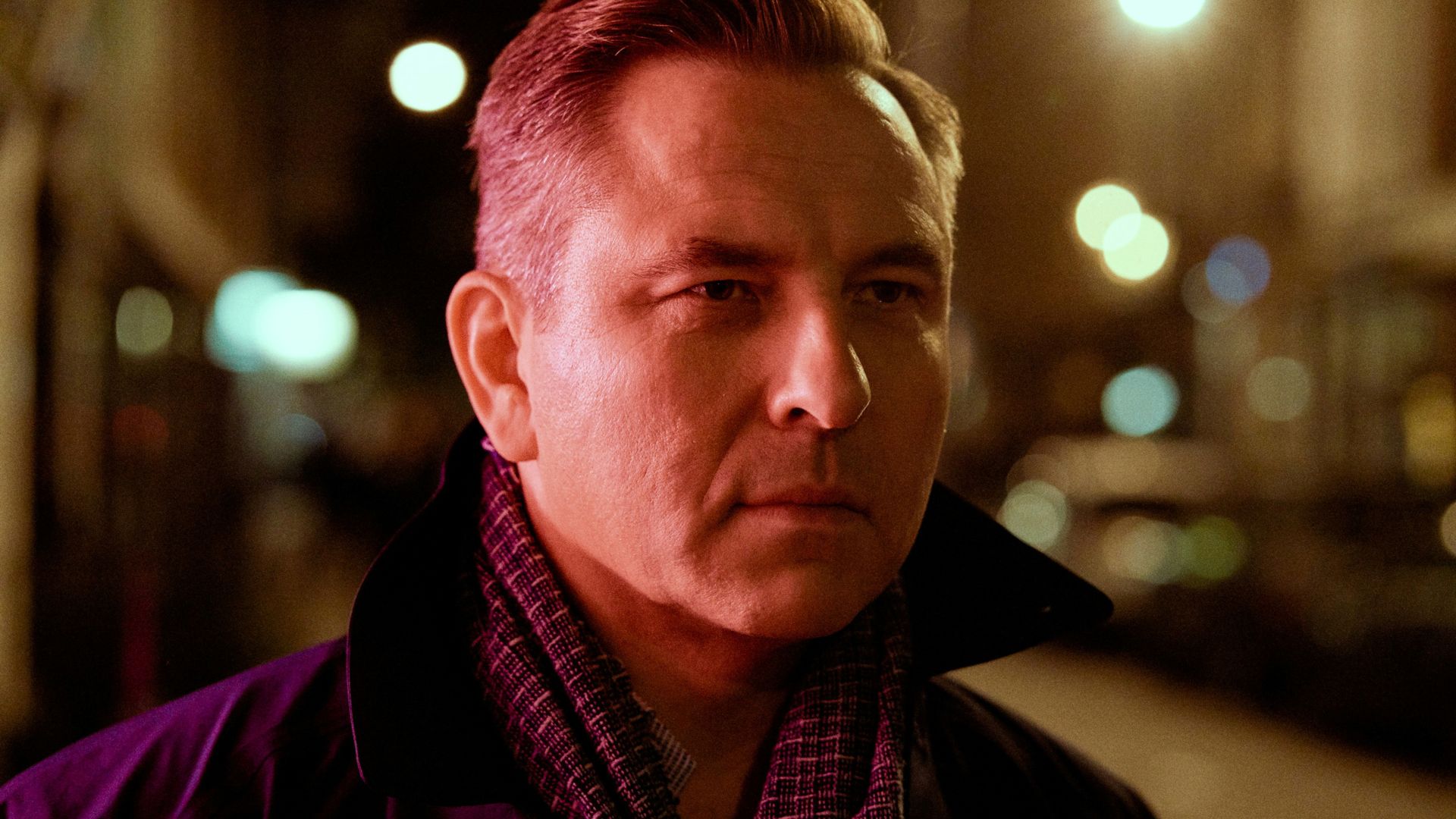 1920x1080 David Walliams Blur Lights Background HD Twist Wallpaper