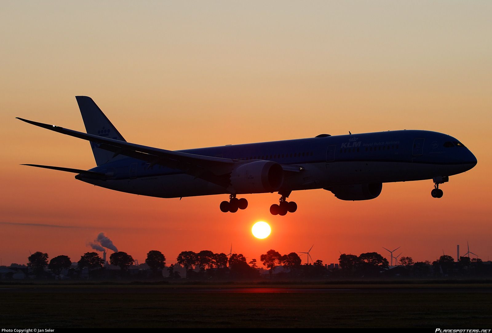 1600x1083 PH BHF KLM Royal Dutch Airlines Boeing 787 9 Dreamliner Photo By Jan Seler. ID 1632046.