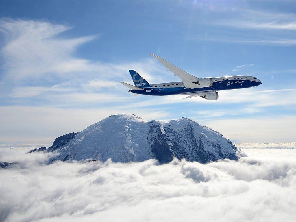 1024x768 Boeing 787 9 Takes First Flight
