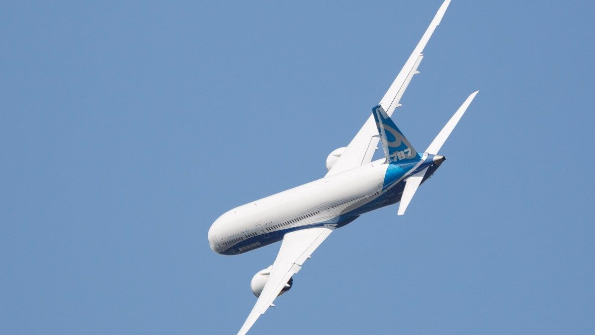 1200x675 Boeing's Extra Long 787 9 Loops Over Farnborough (picture)
