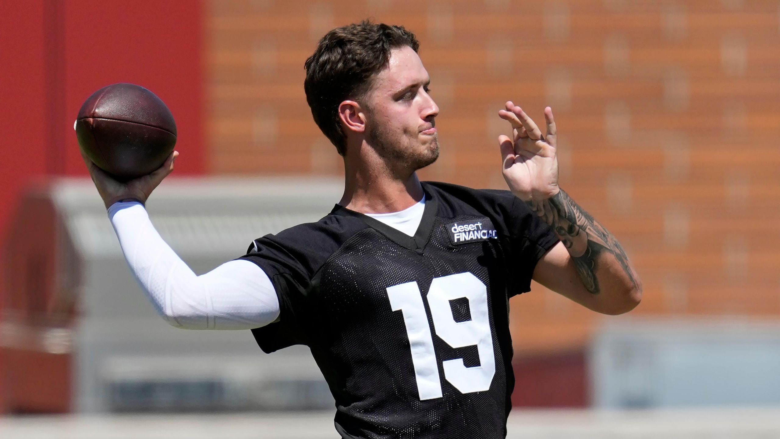 2560x1440 New Carson Beck Rumors on Cardinals' Rookie Becoming QB1 to Open 2026 NFL Season