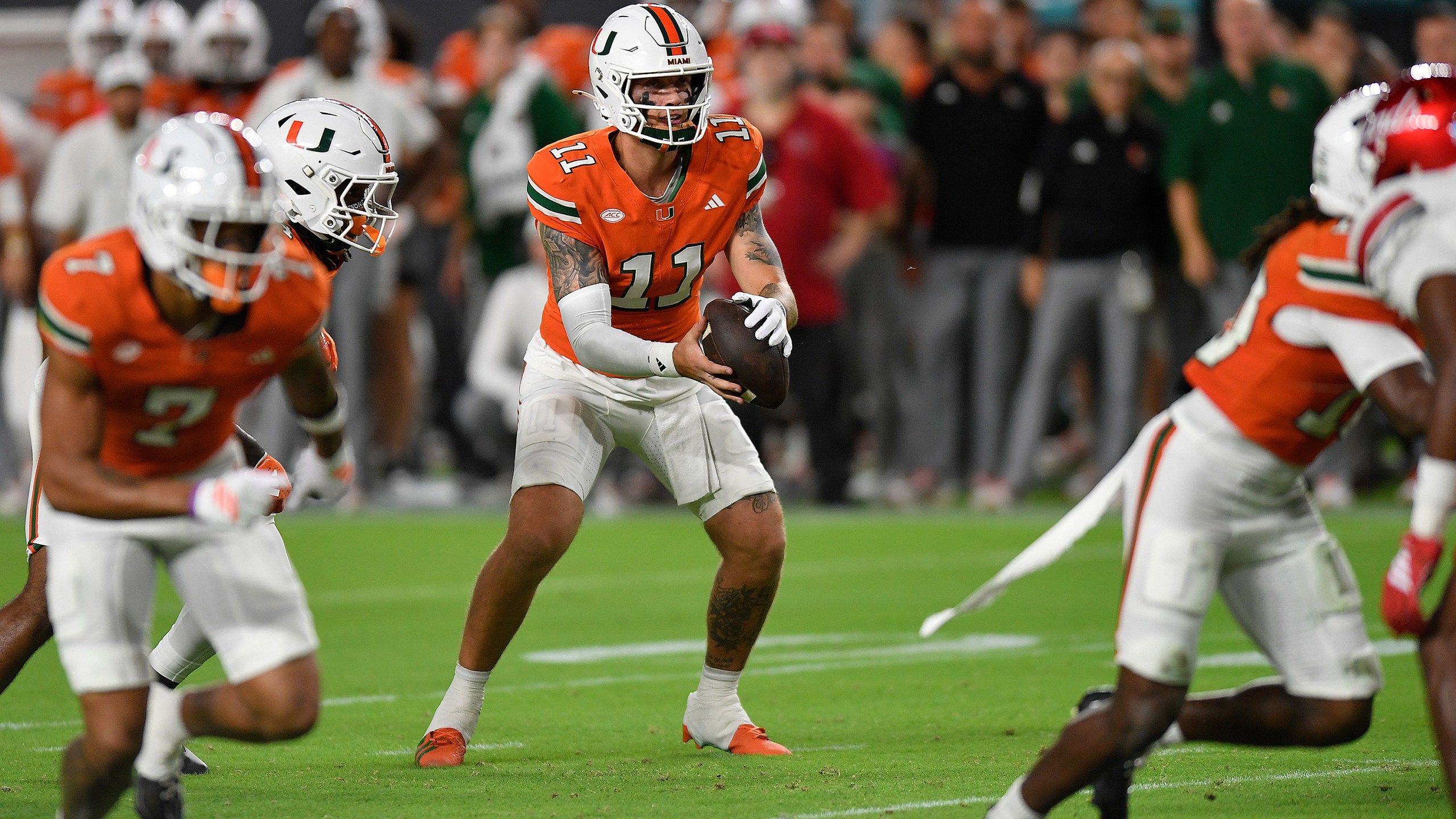 2560x1440 Miami's perfect season hopes are dashed as Beck throws 4 interceptions in loss to Louisville