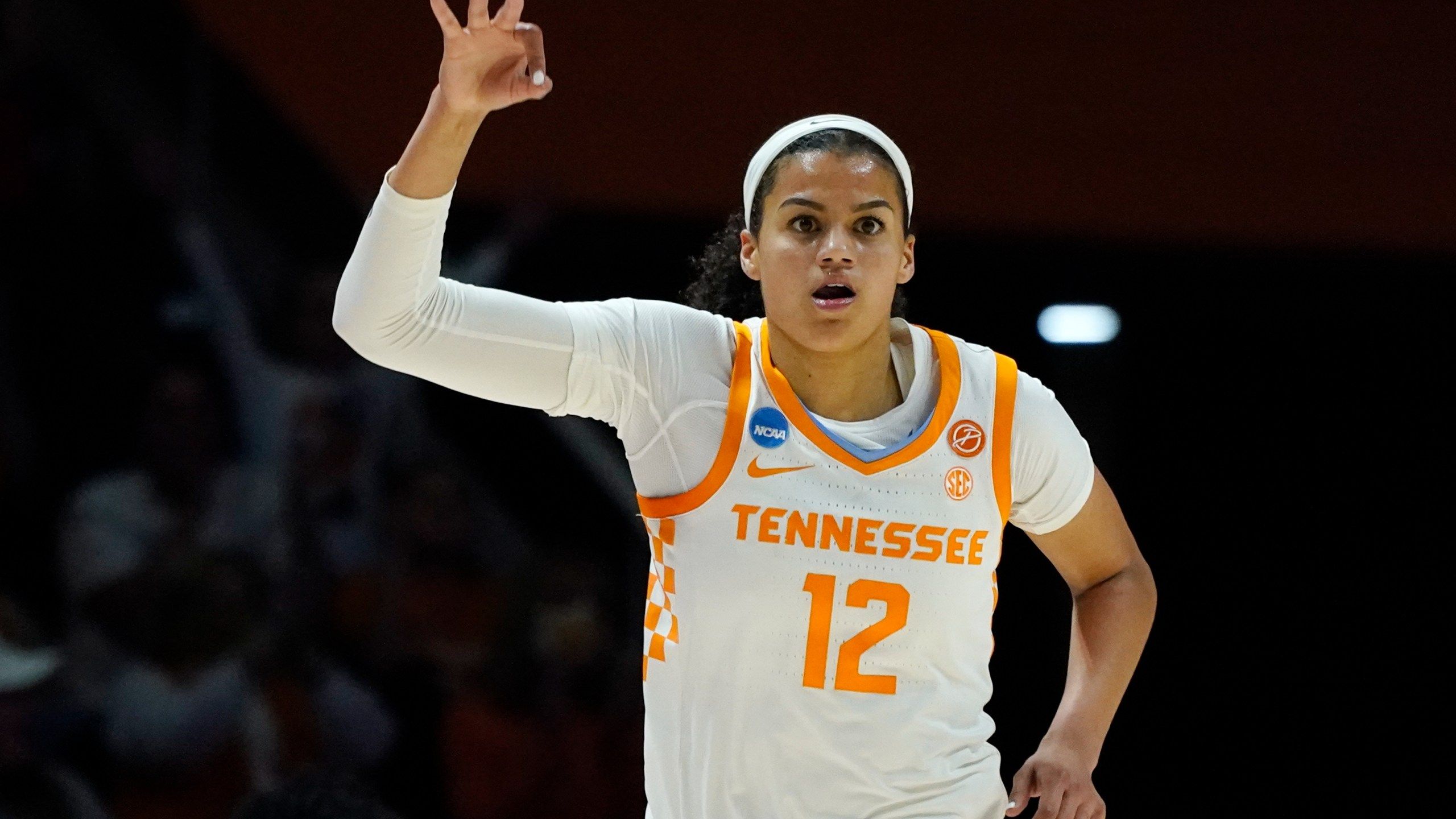 2560x1440 Rae Burrell in the WNBA Draft